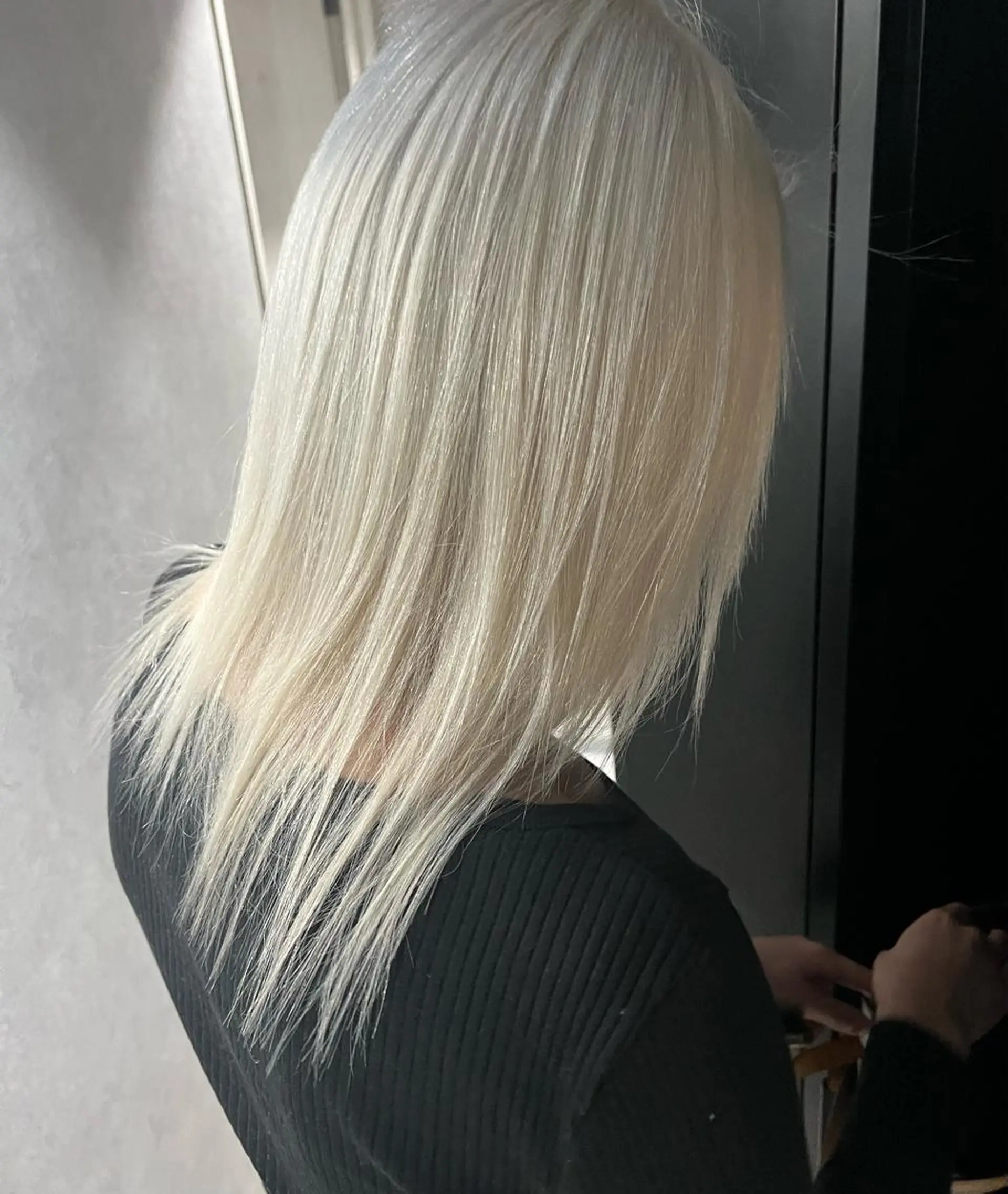セミロング カラー ベージュカラー mimiiy梅田 中崎町ハイトーンのヘアスタイル