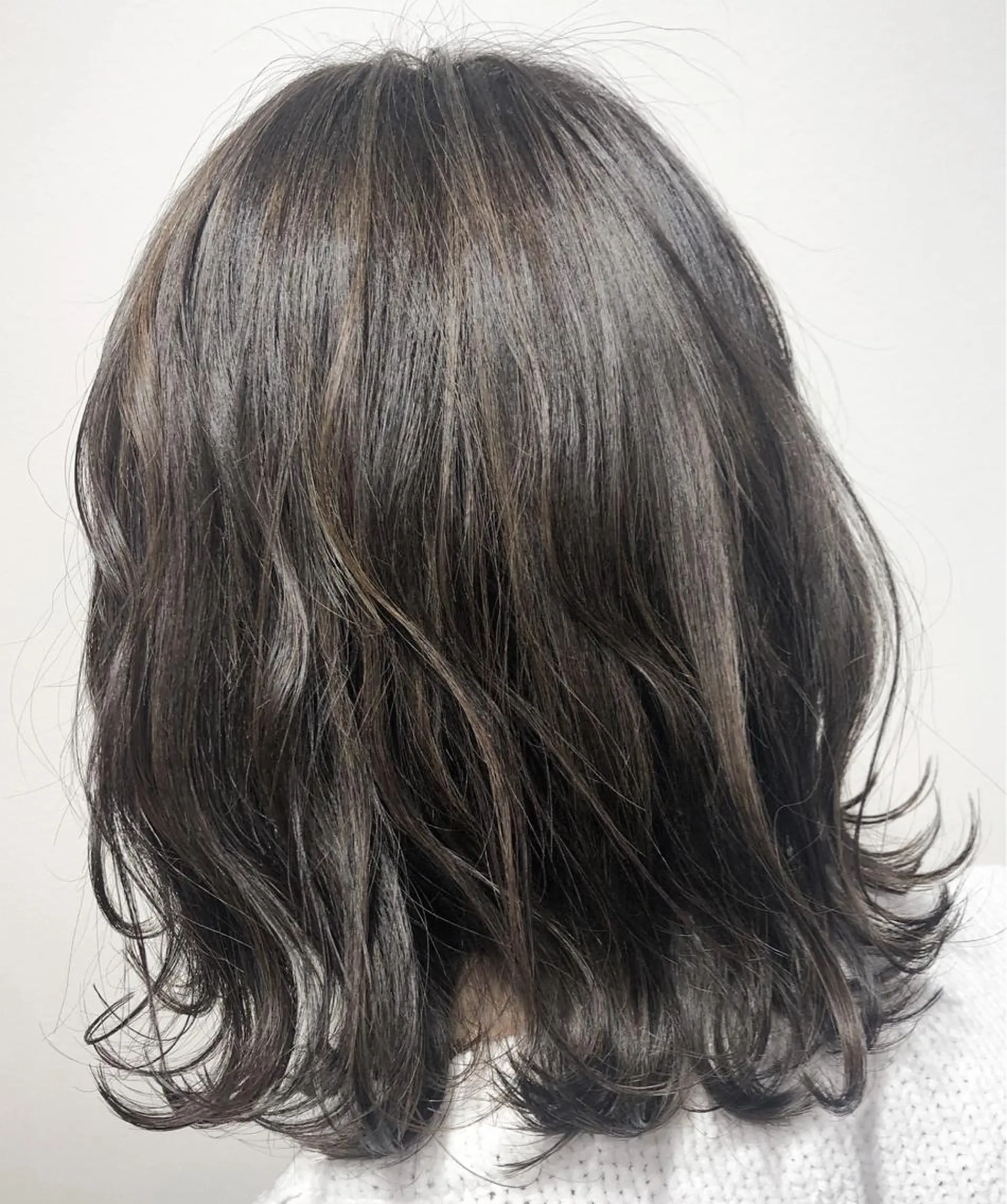 ミディアム カラー パーマ カット ヘアカラー トリートメント 美髪/髪質改善/艶髪 /CECILのヘアスタイル