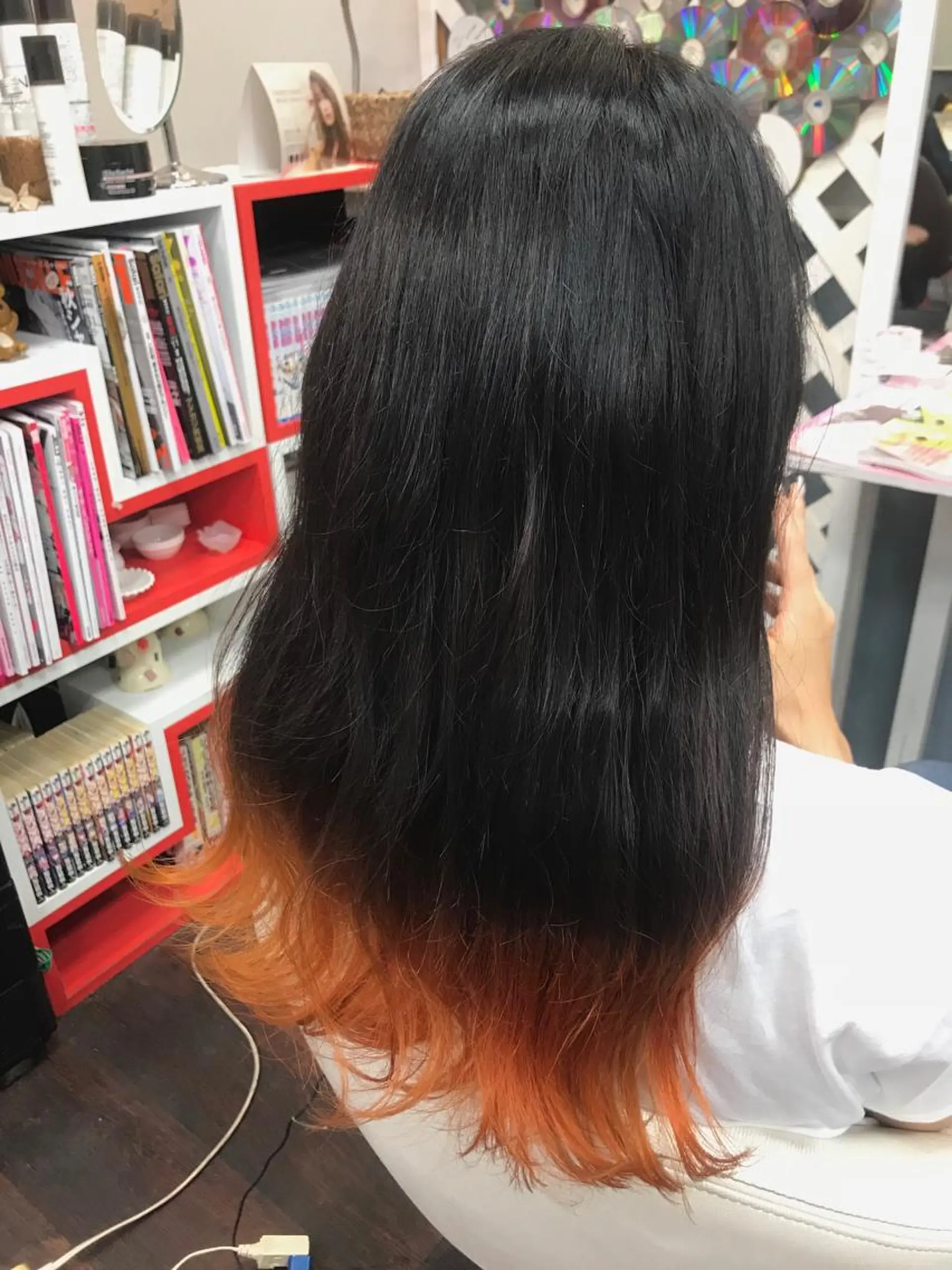 ロング カラー 岩谷/ブリーチ 🪽透明感カラーのヘアスタイル