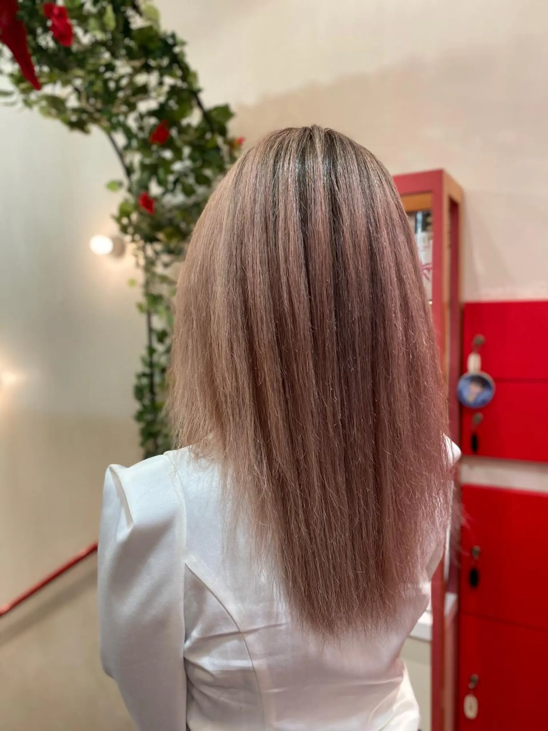 セミロング ヘアカラー ゆぴ☾‪/推しカラー /ハイトーンのヘアスタイル