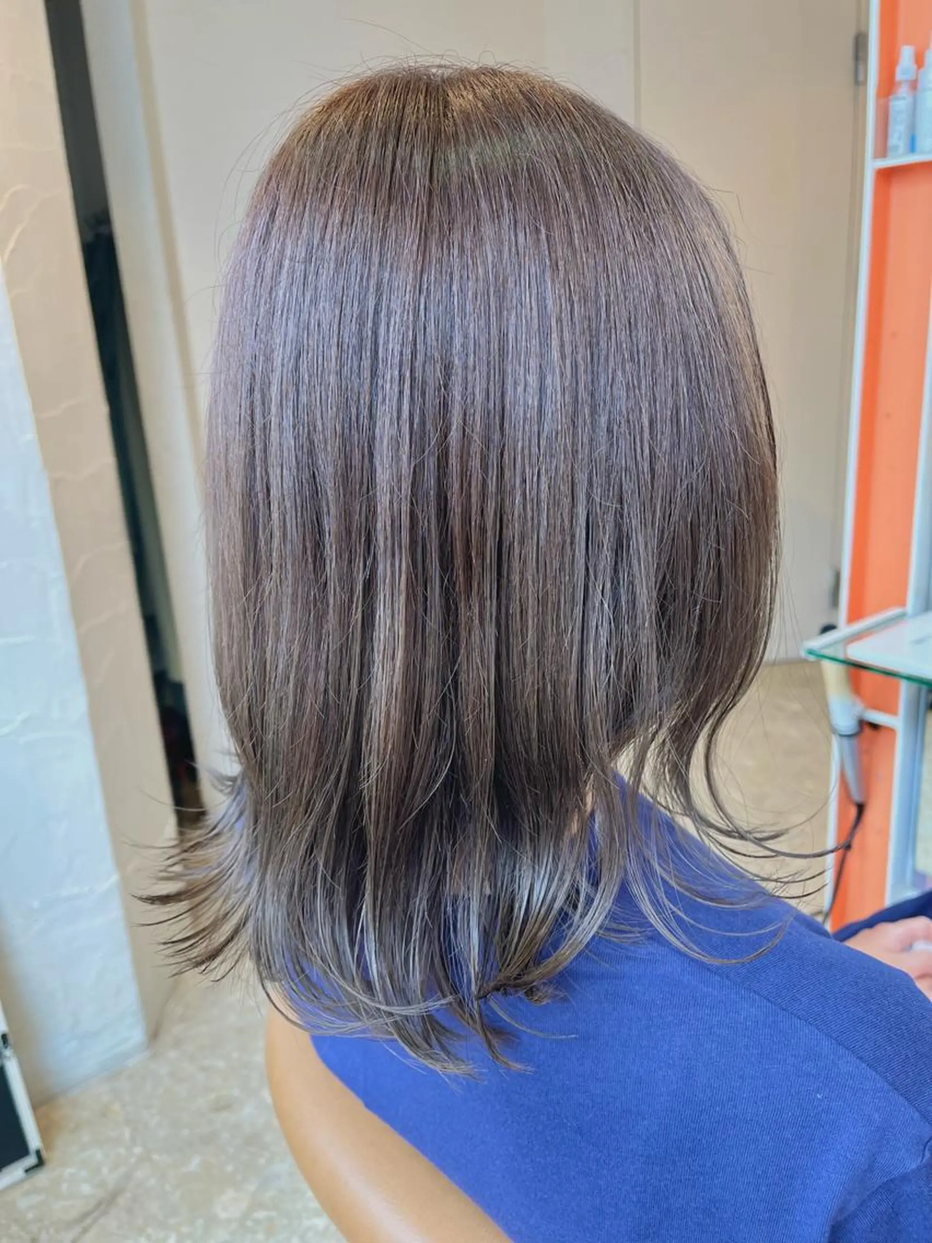 ミディアム カラー グレージュ ヘアカラー うしだ かおるのヘアスタイル