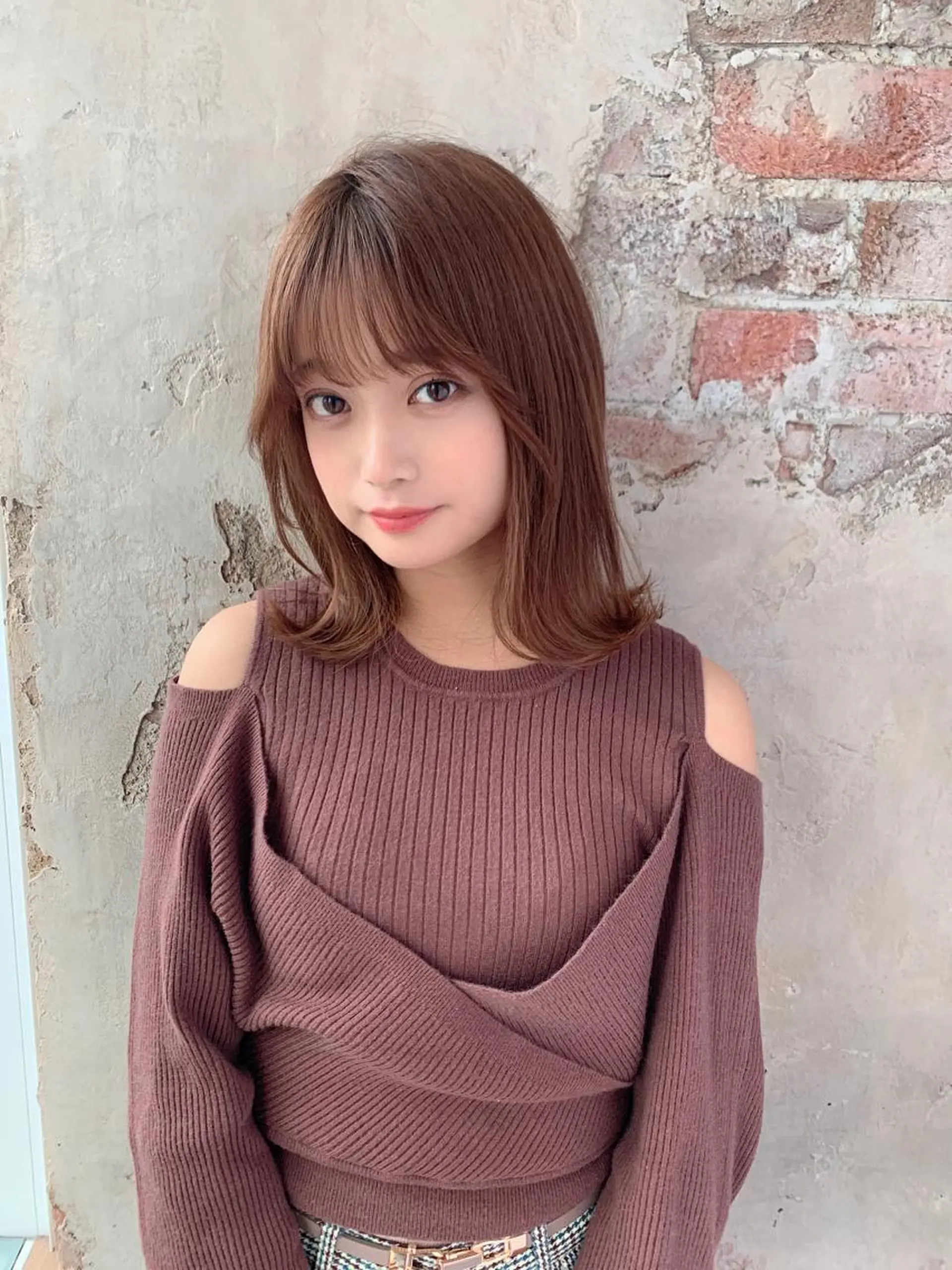 ミディアム カラー ブリーチ ケアブリーチ ダブルカラー イヤリングカラー ハイライトカラー カット ヘアカラー トリートメント 新宿✨顔周りカット 韓国ヘア/坂本亜裟海のヘアスタイル