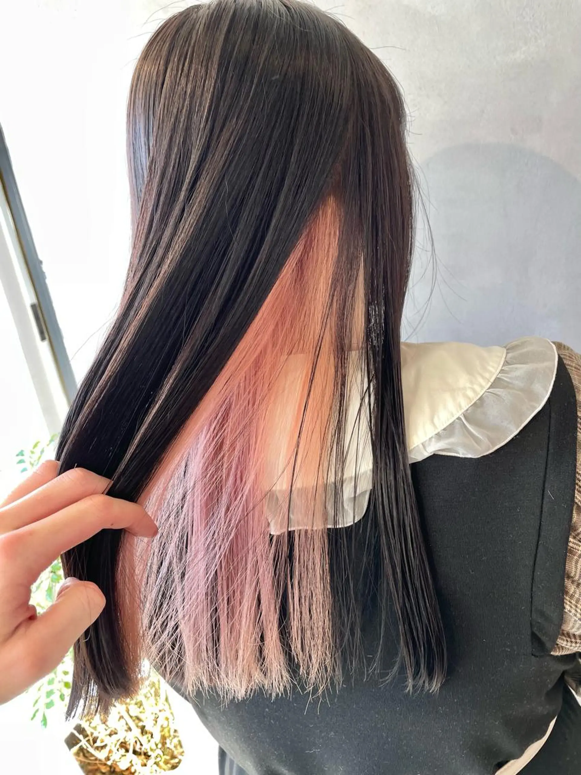 ロング カラー インナーカラー ピンクカラー ホワイトピンク ヘアカラー トリートメント ヘアセット ハイトーン×レイヤー ／遠藤将太のヘアスタイル