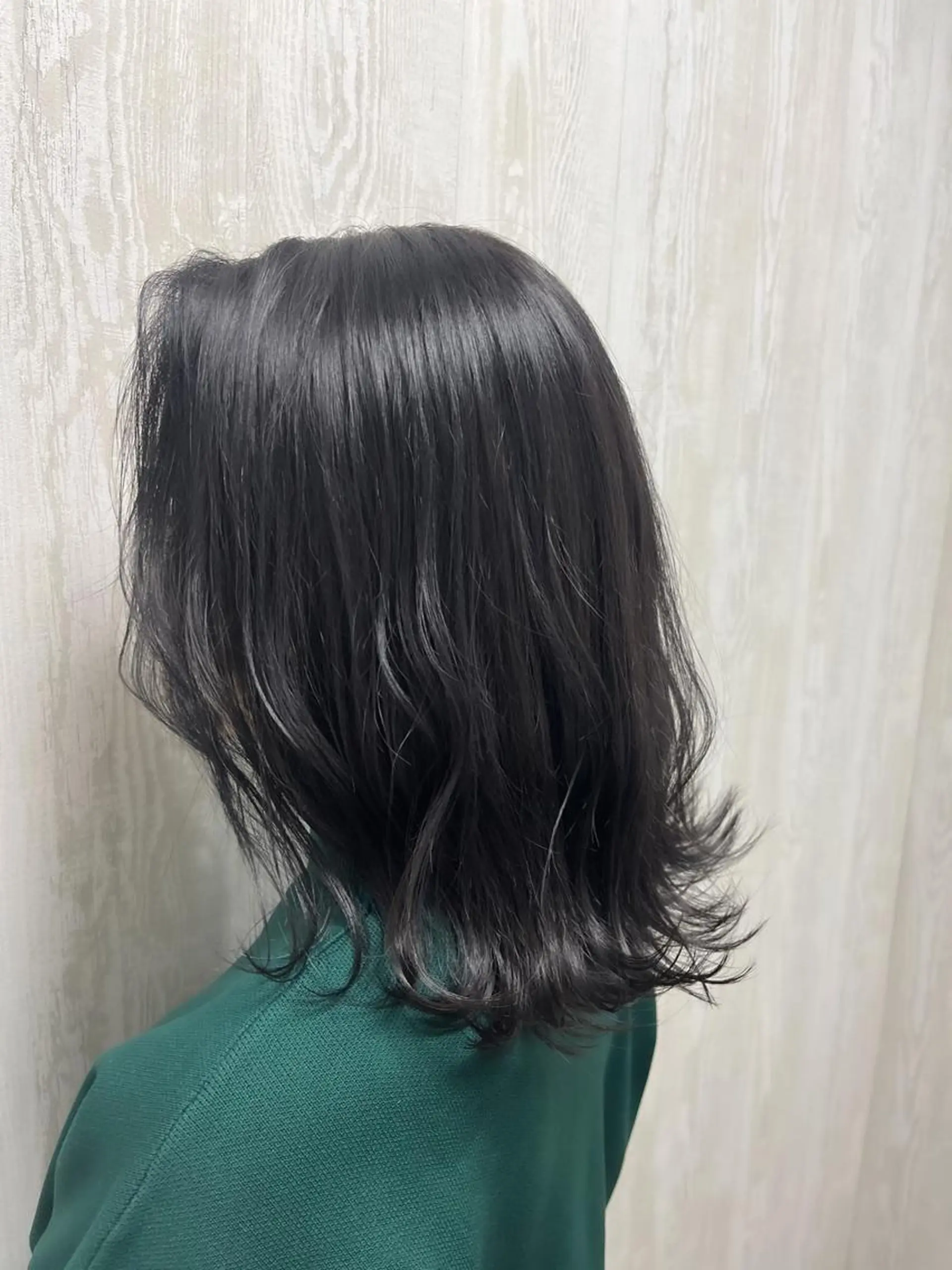 ミディアム 小野 真彩のヘアスタイル