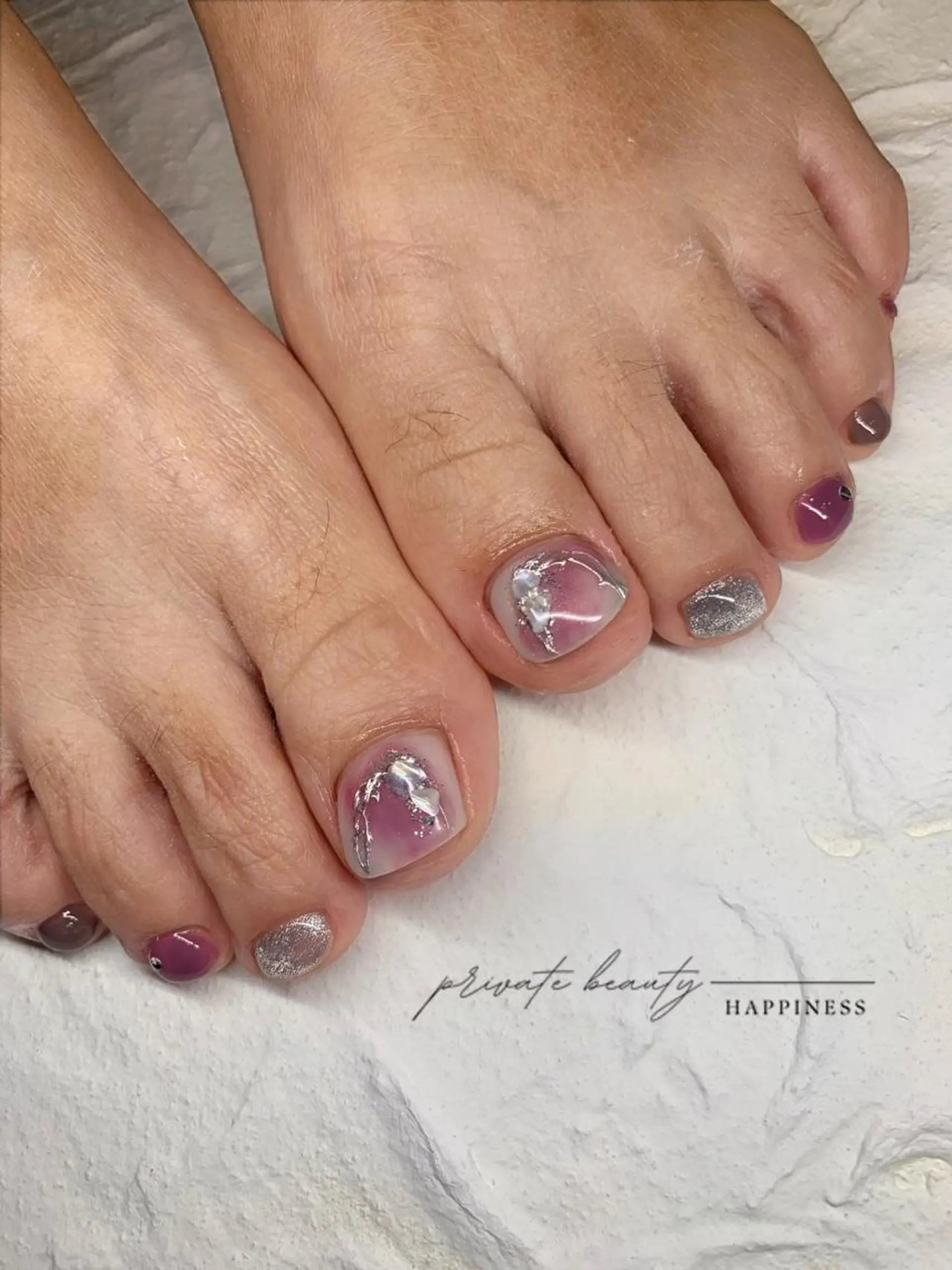 ネイル アートネイル フットネイル ラメ(グリッター) スカルプネイル 夏ネイル happiness nailのネイルデザイン