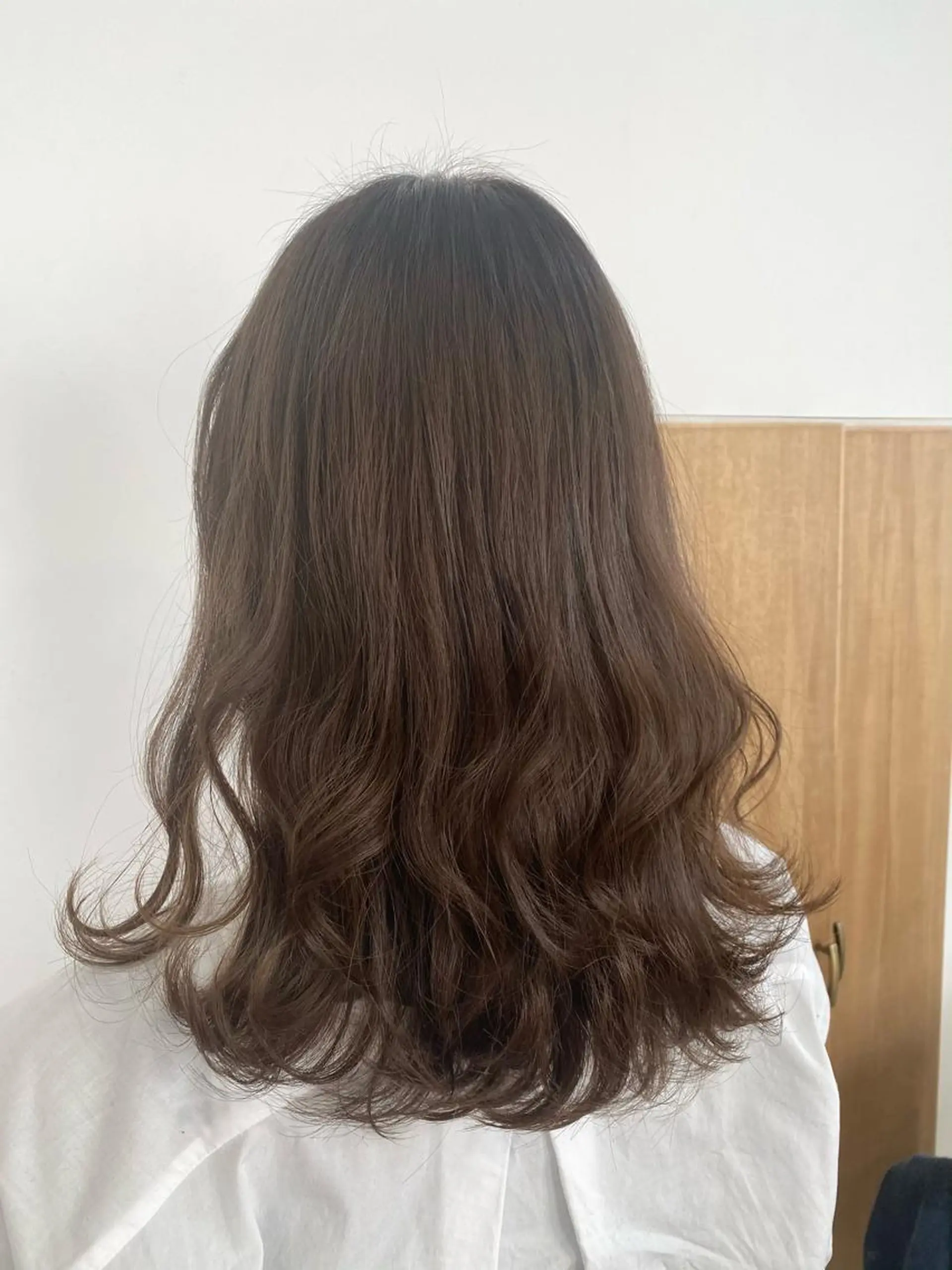 ミディアム カラー ブラウンカラー ハイライトカラー ハイライト 伊藤 かなのヘアスタイル