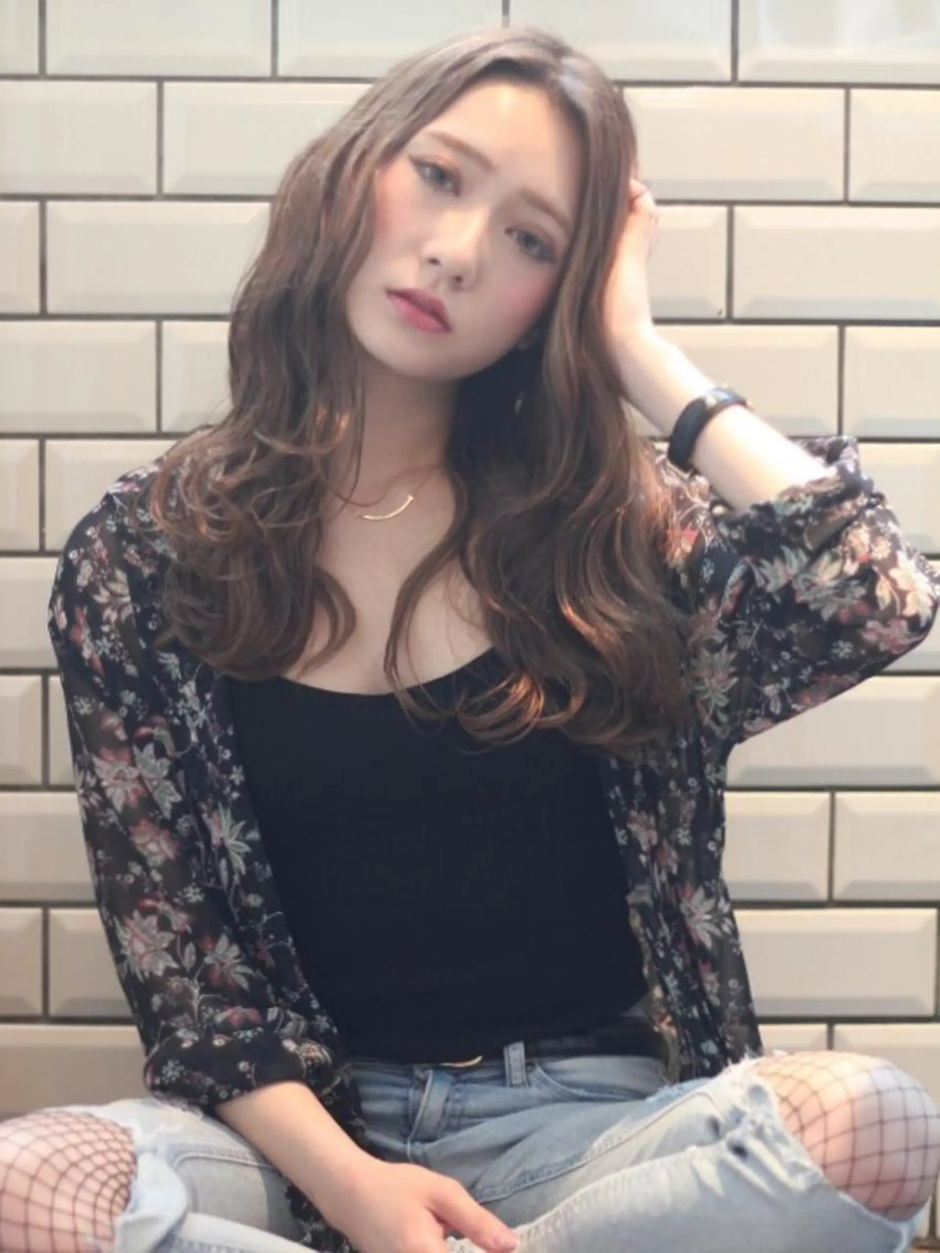 ロング ホワイト&レイヤーカ ットエクステ長畠俊輔のヘアスタイル