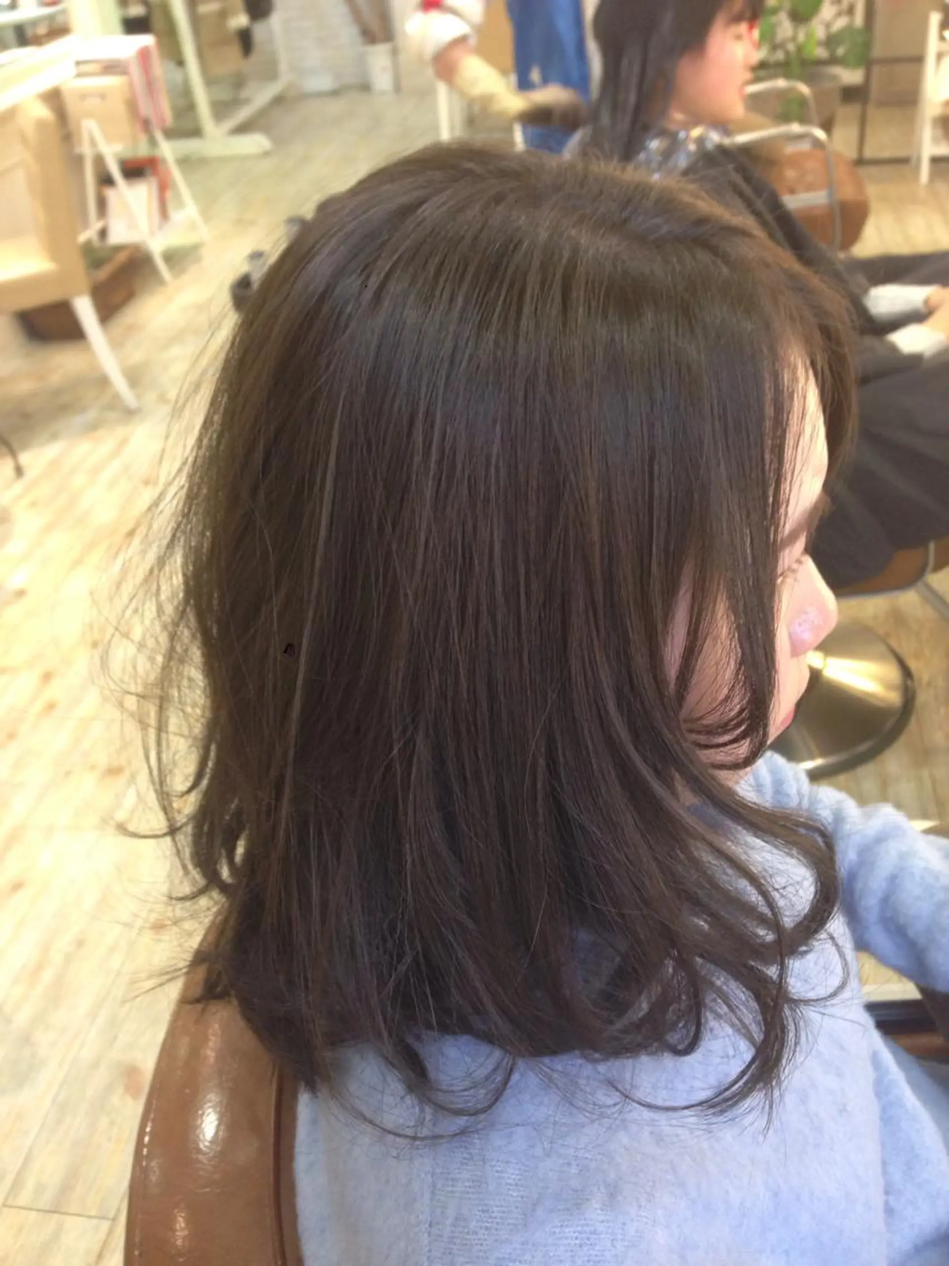 ミディアム カラー アッシュ 透明感カラー 小倉 聖也のヘアスタイル