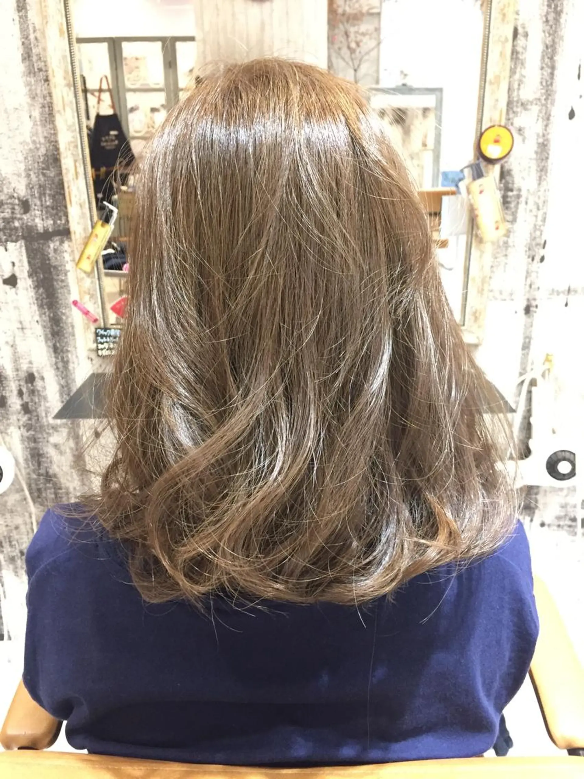 ミディアム カラー アッシュ 外国人風カラー カット ヘアカラー トリートメント 【店長】木内 千晶のヘアスタイル