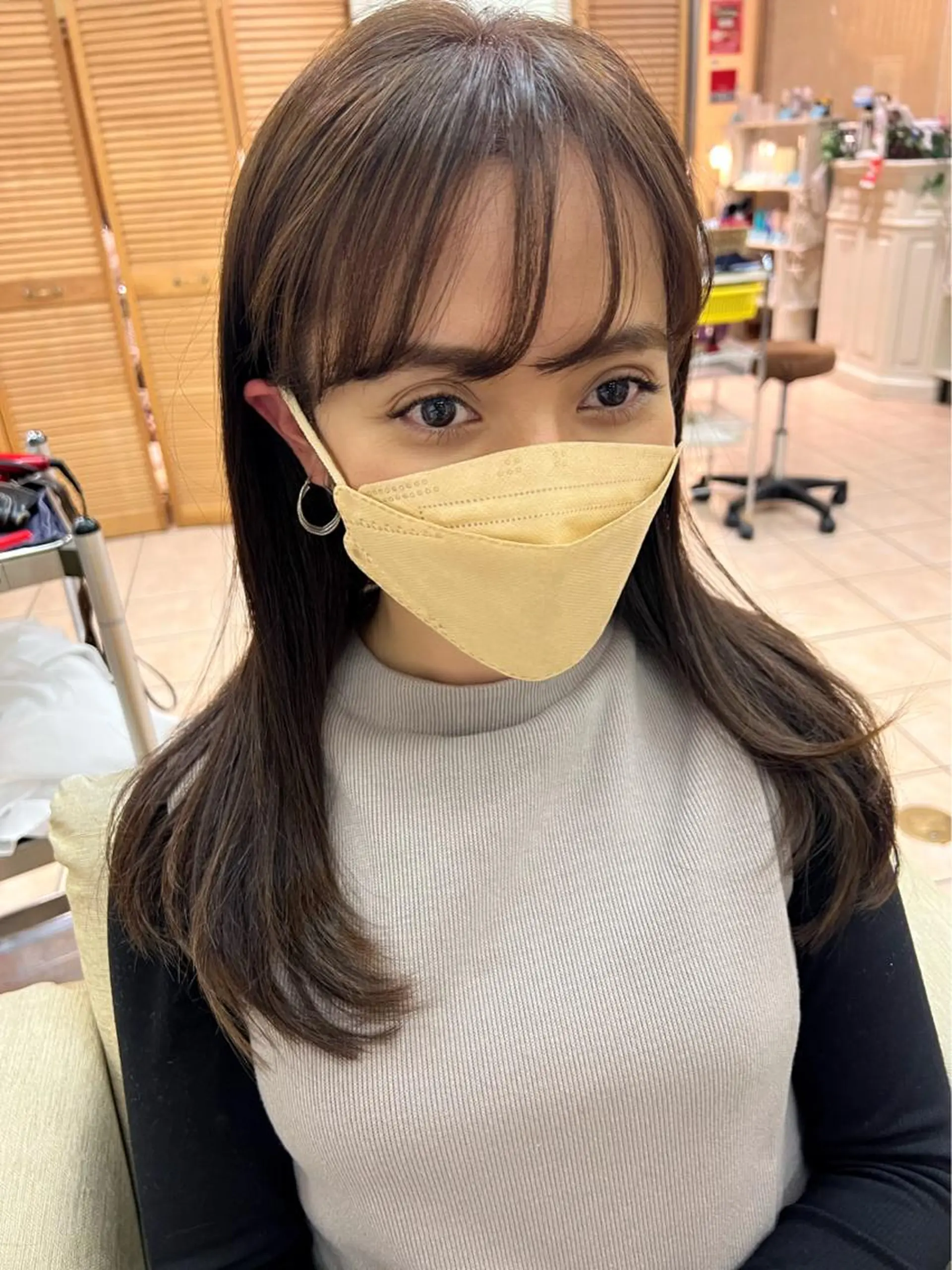 ミディアム カラー アッシュ ベージュカラー 透明感カラー シースルーバング カット ヘアカラー ブリーチ＆カラーが 得意☀️望月宣雄☀️のヘアスタイル