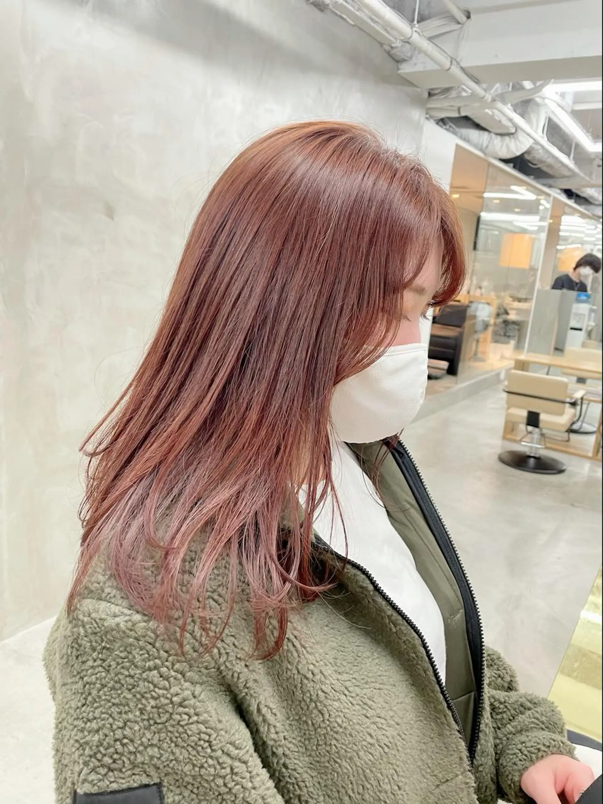 セミロング カラー 似合わせ｜レイヤー 🪩yurikaのヘアスタイル