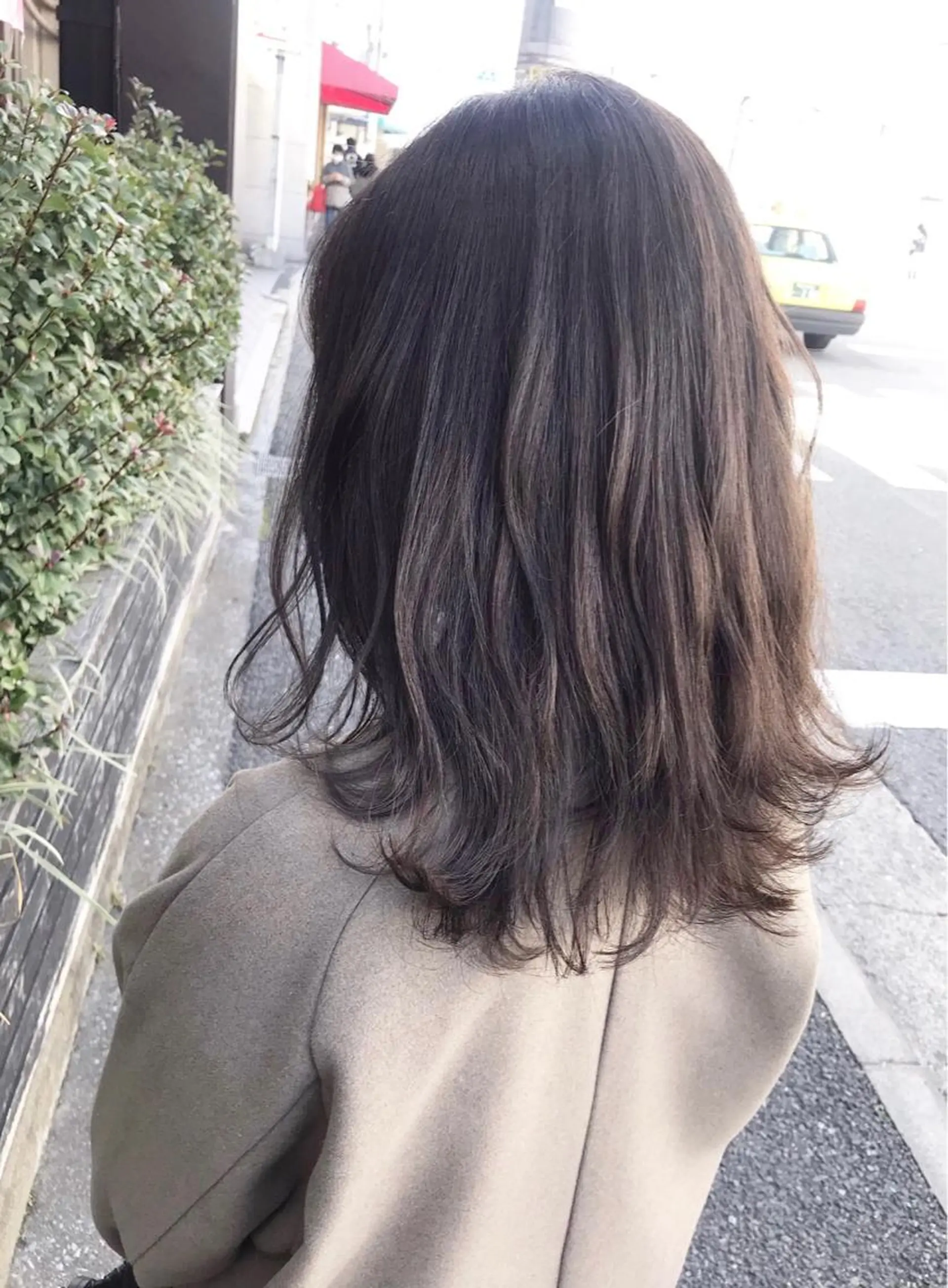 ミディアム カラー グレージュ イルミナカラー くびれヘア カット ヘアカラー トリートメント 安井 匡隆のヘアスタイル