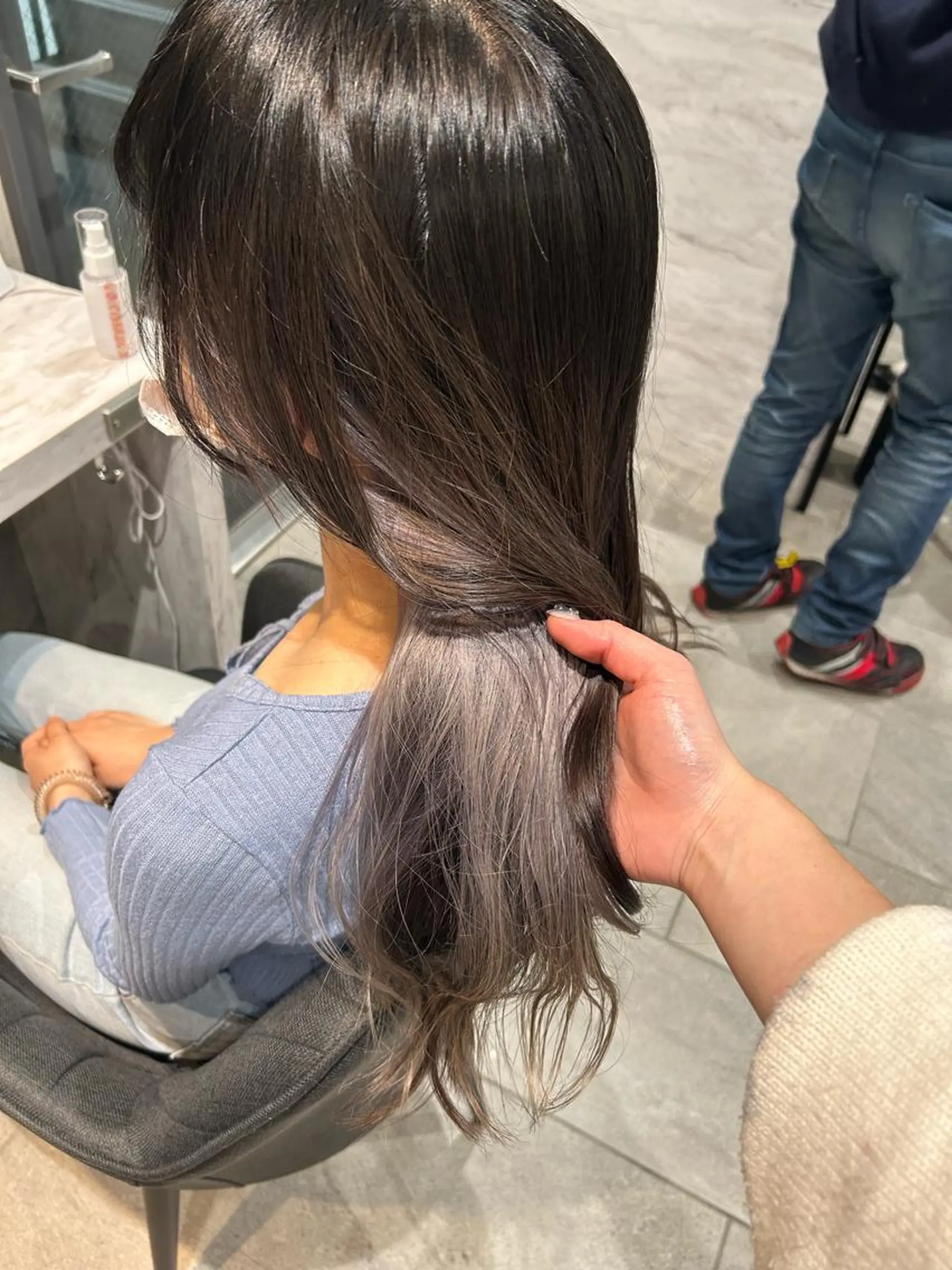 ロング まひろ エクステ／ハイトーンのヘアスタイル