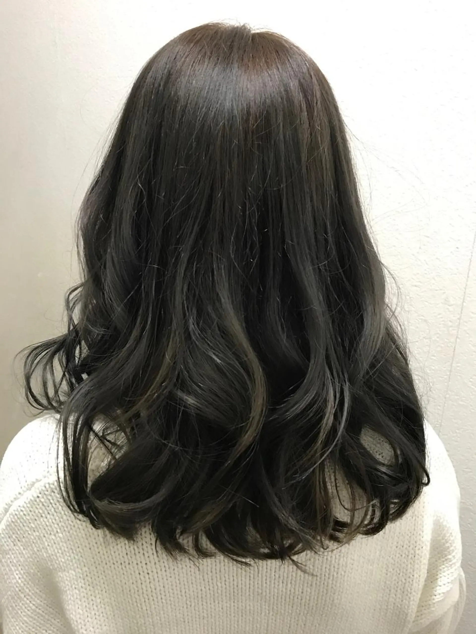 ミディアム カラー shi hoのヘアスタイル