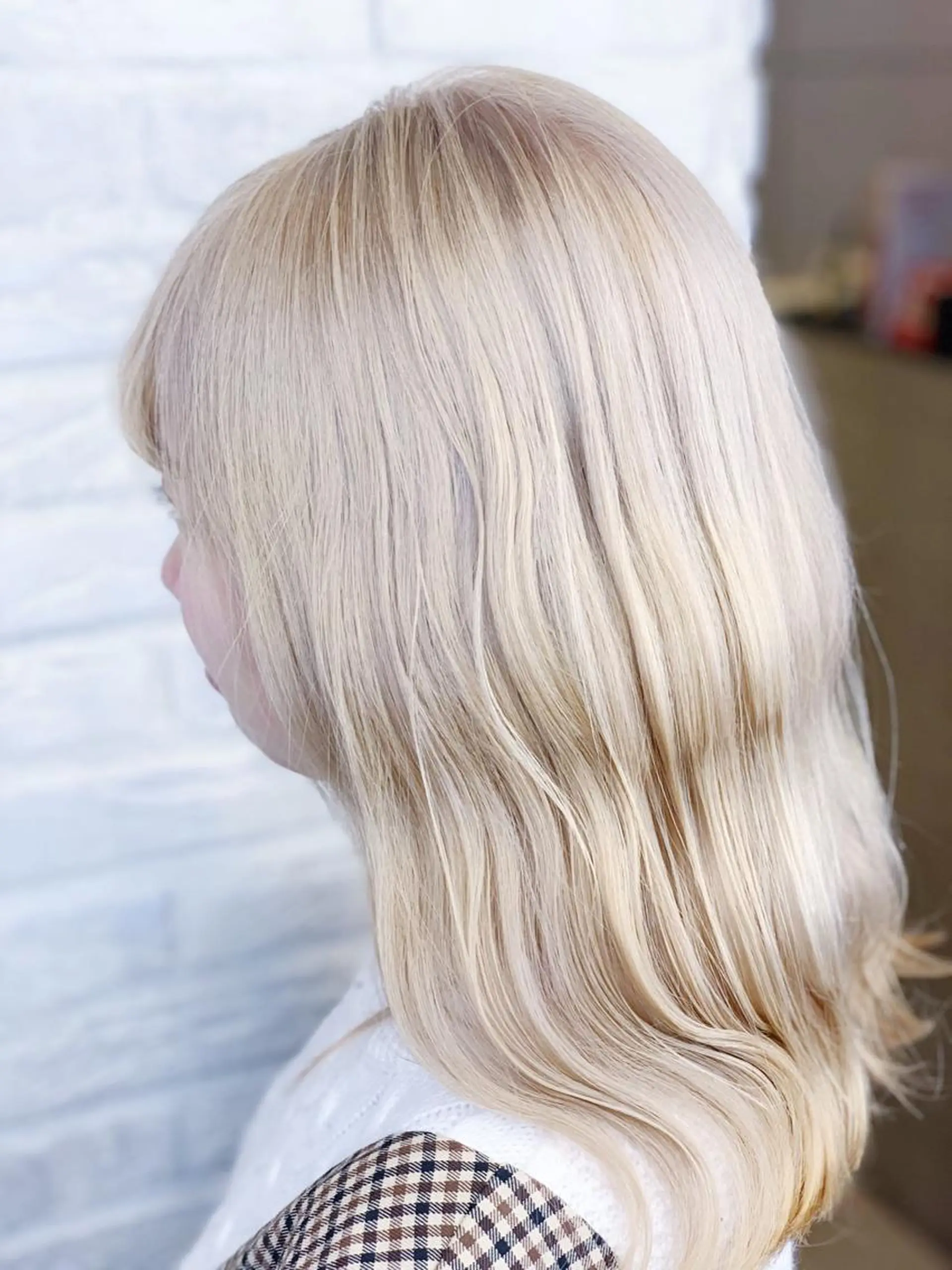 セミロング カラー ブリーチ 枚方/樟葉駅 ３分 enn. AKIRAのヘアスタイル