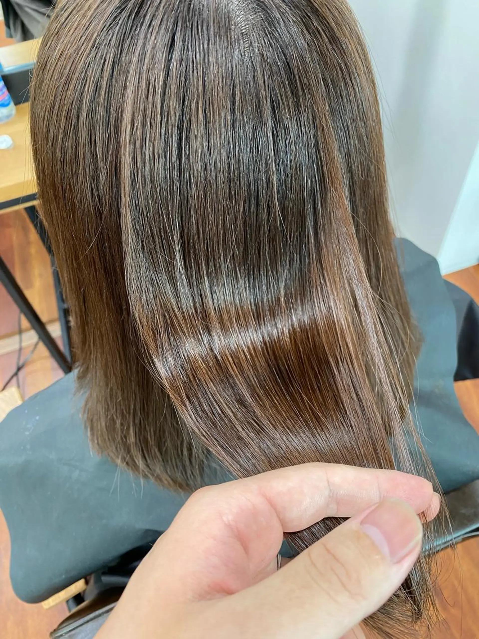 セミロング 髪質改善 岡本 智次のヘアスタイル
