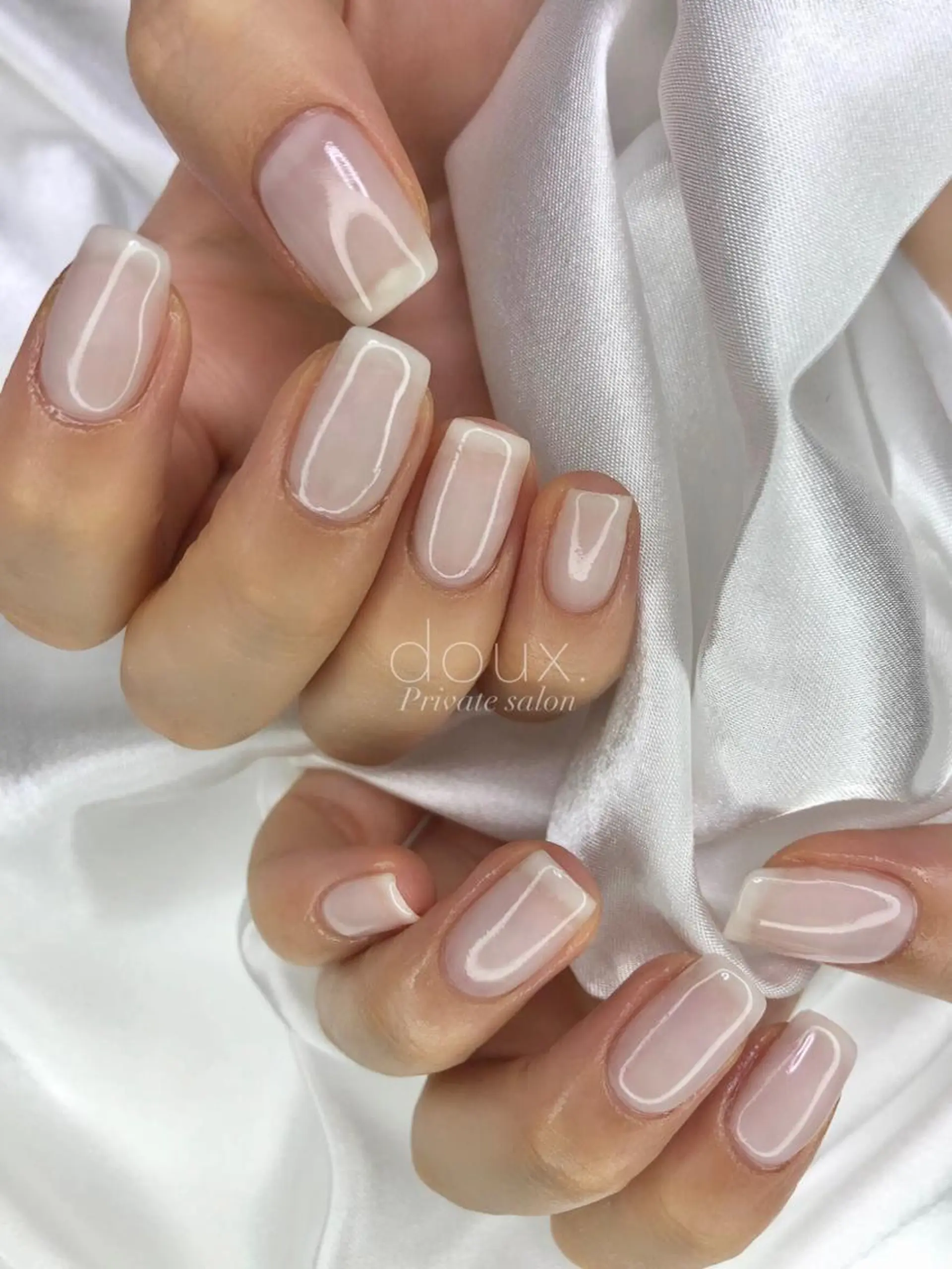 ネイル ニュアンスネイル ワンカラーネイル 春ネイル ワンホンネイル ホワイト ハンドネイル doux. nailのネイルデザイン