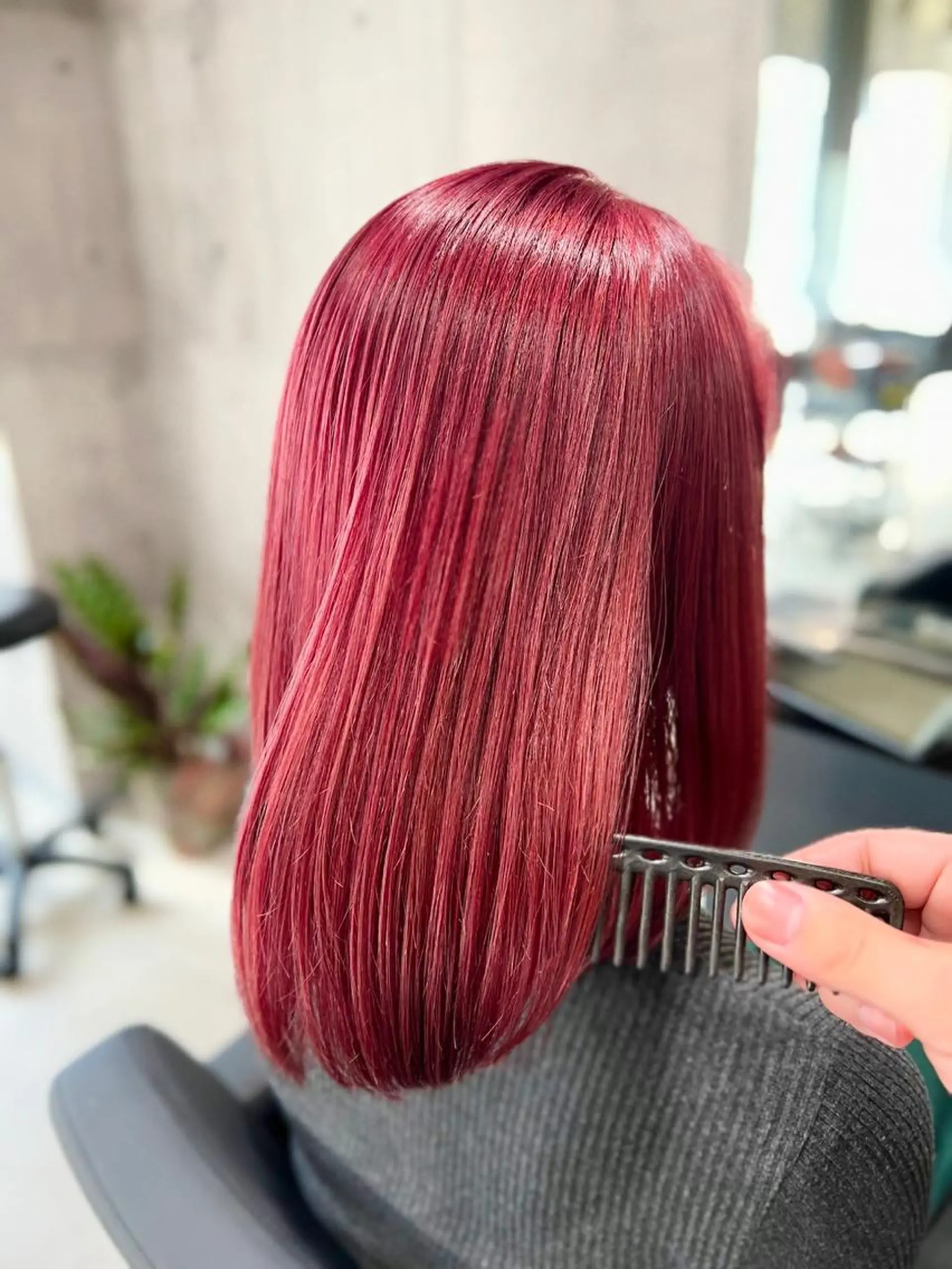 ミディアム カラー レッドカラー mimiiy梅田 中崎町ハイトーンのヘアスタイル