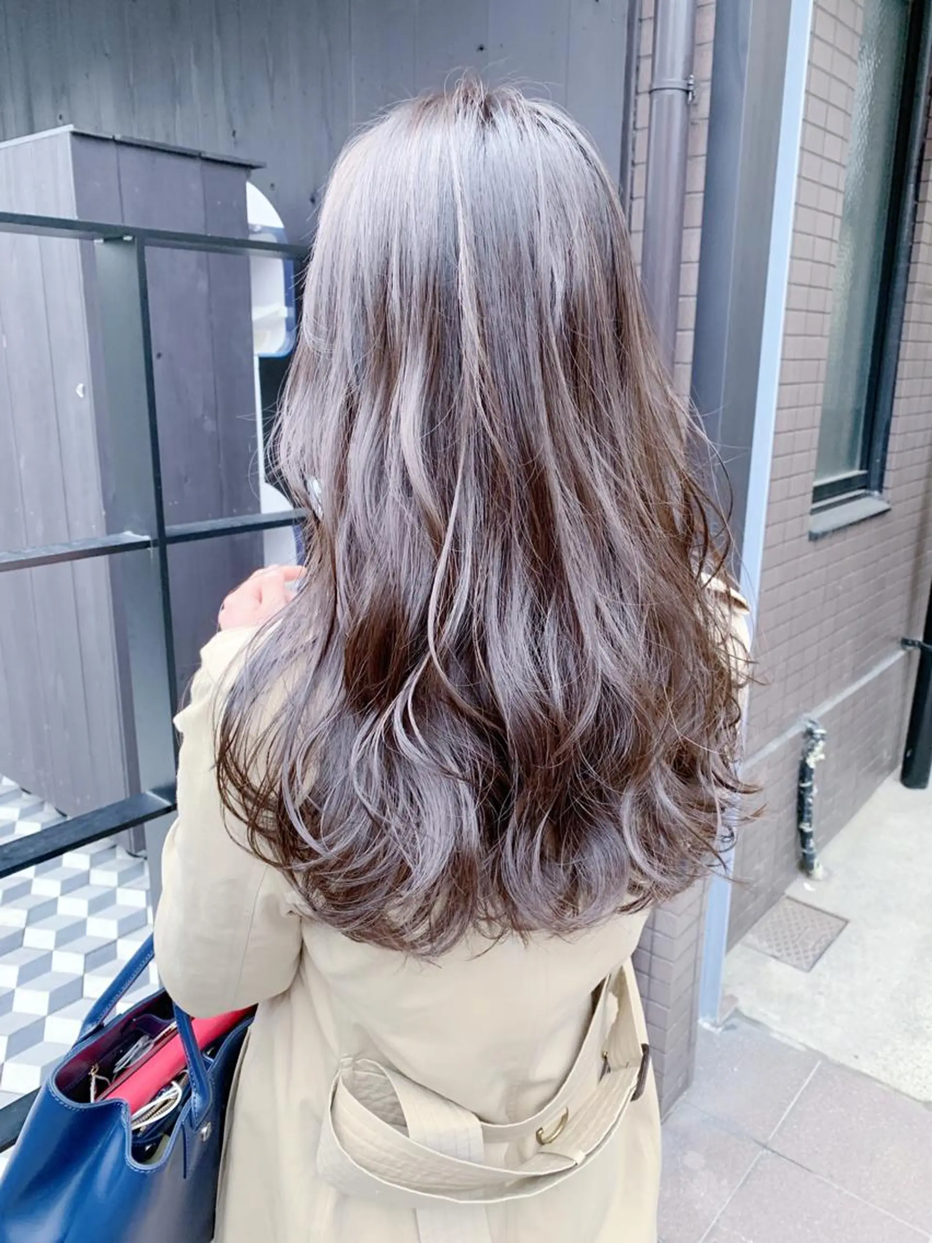 ロング カラー ブリーチ グレージュ ラベンダーカラー ラベンダーグレージュ ラベンダーグレー 【完全マンツー 恵比寿】佐藤 翔のヘアスタイル