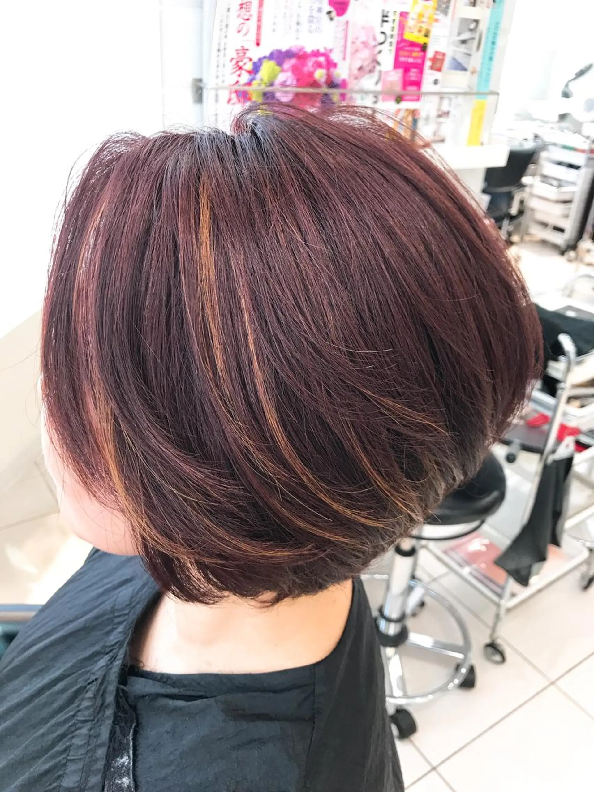 ショート カラー ハイライトカラー ハイライト クロスパーマ松永裕久 似合わせカットのヘアスタイル
