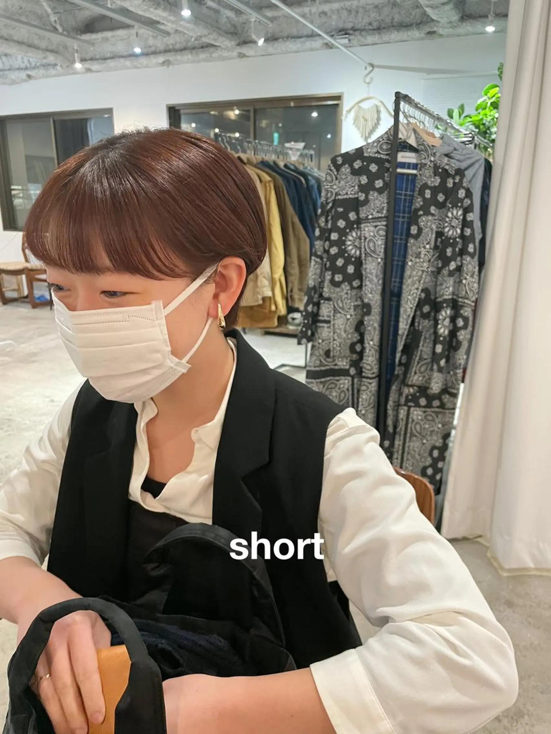 ショート カラー アッシュ アッシュブラウン ブラウンカラー ショートヘア ワイドバング カット ヘアカラー トリートメント Takuma Suzuki中目黒のヘアスタイル