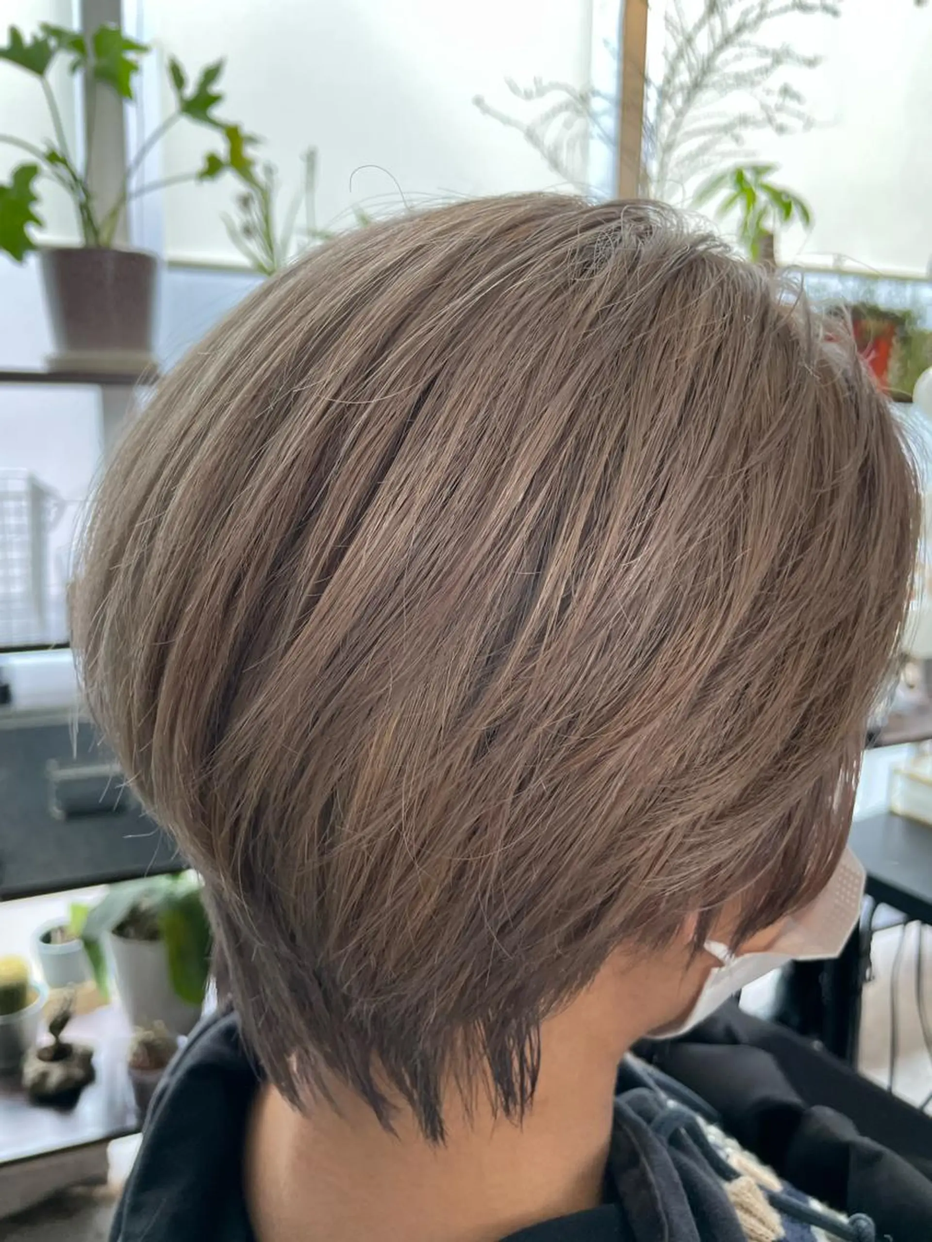 ショート カラー アッシュ アッシュグレー アッシュグレージュ ブリーチ グレージュ ブリーチなし透明感 タケザワミキのヘアスタイル