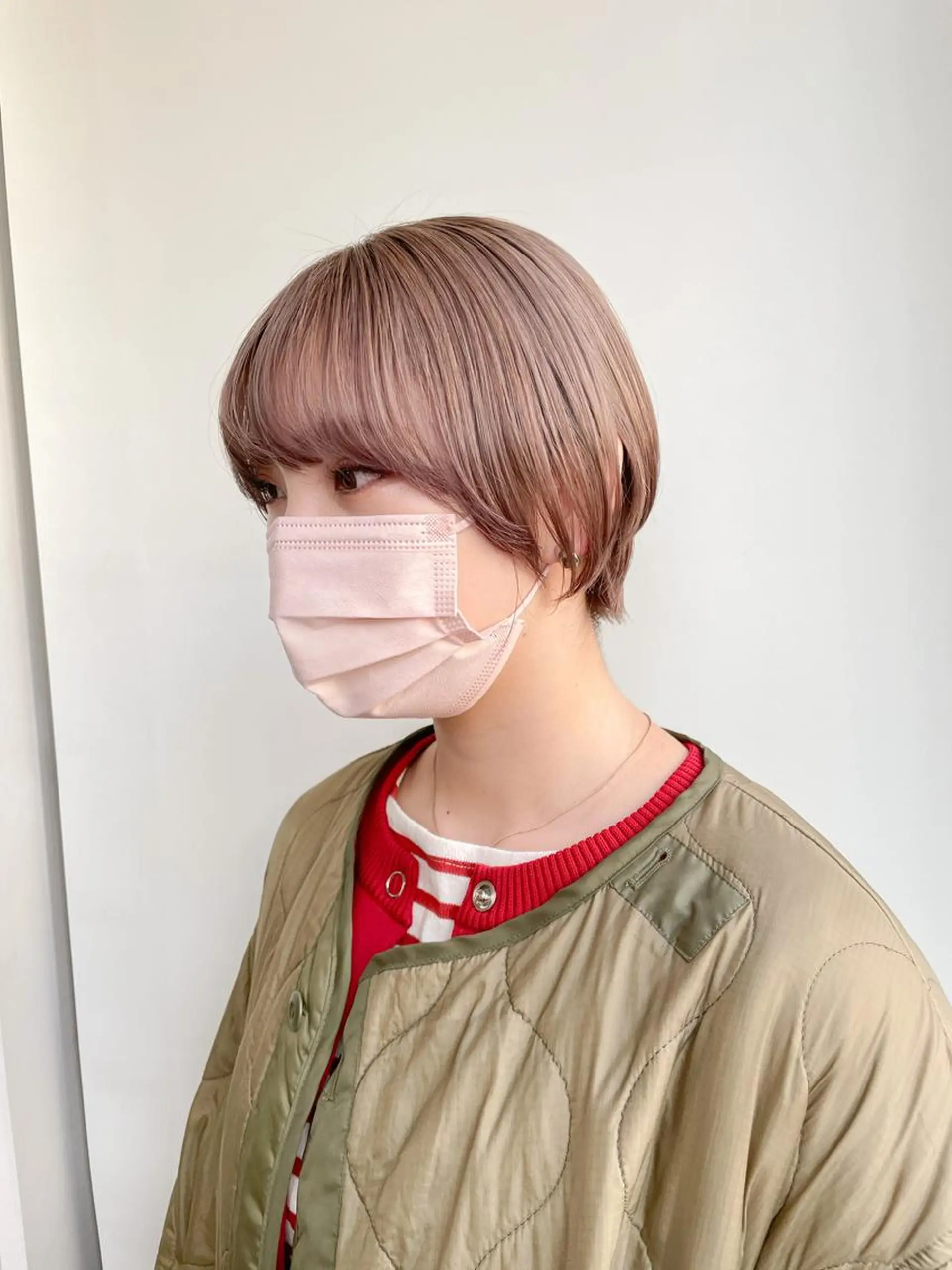 ショート カラー 丸みショート ベージュカラー ブリーチ ミルクティーベージュ ショートヘア カット ヘアカラー Takuma Suzuki中目黒のヘアスタイル