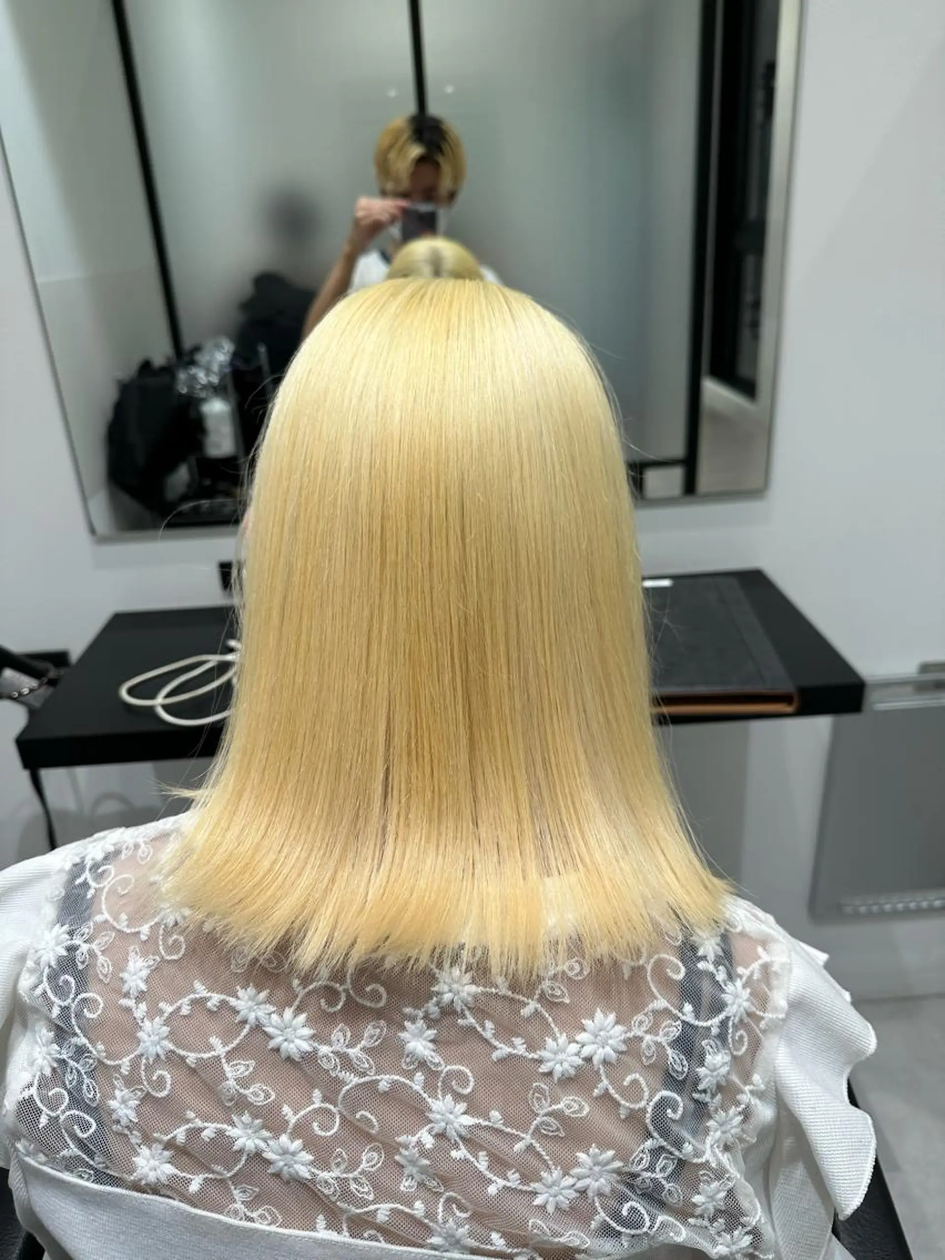 ミディアム カラー 切りっぱなしボブ ブロンド ホワイトブロンド ボブ 鈴木/ニュアンス パーマ/メンズのヘアスタイル