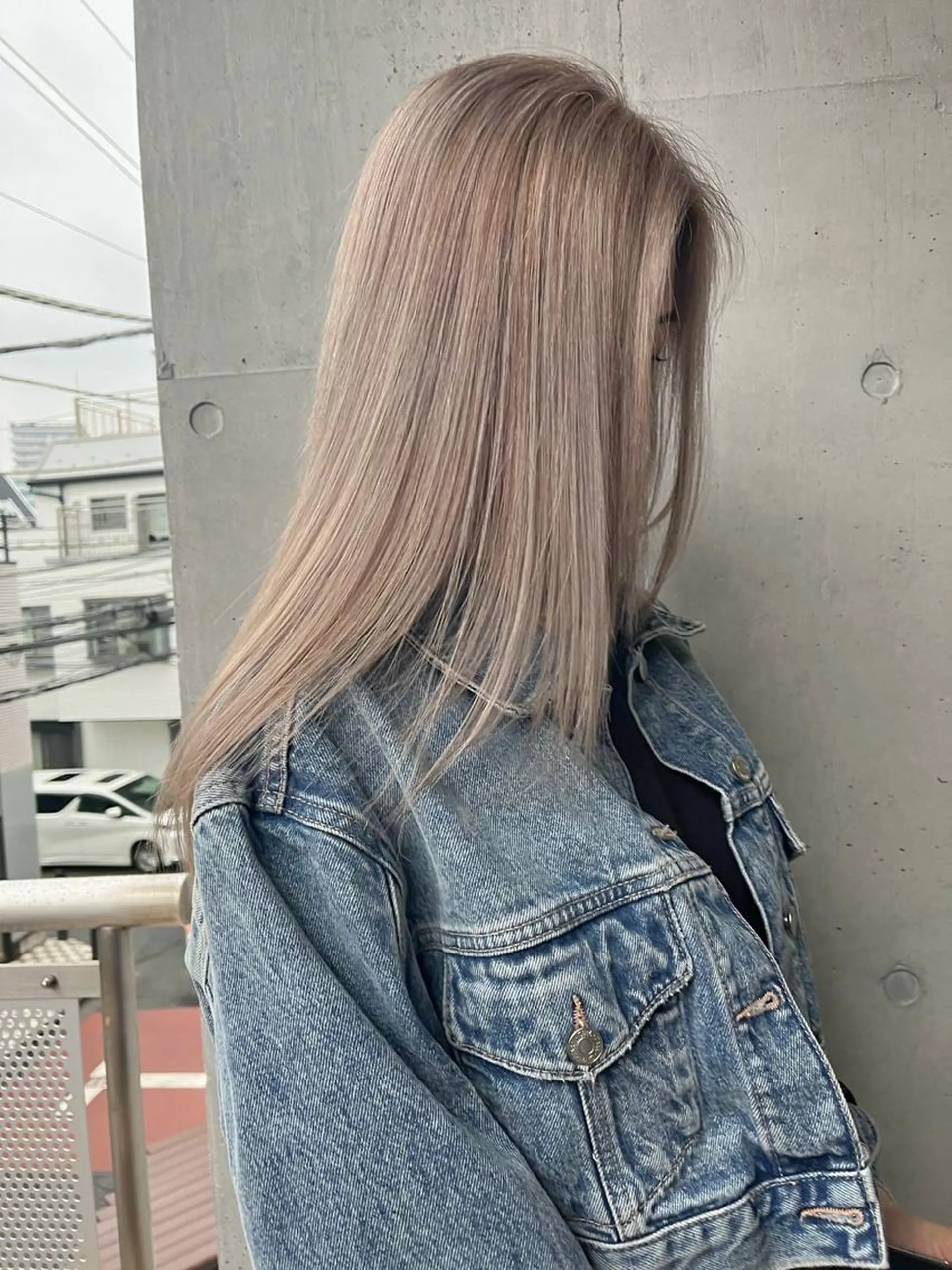 ミディアム ミディアムレイヤー アッシュ ミルクティーブラウン ピンクブラウン レイヤーカット カット ヘアカラー ハイトーンNo.1✨ パーマ✨イマイタツヤのヘアスタイル