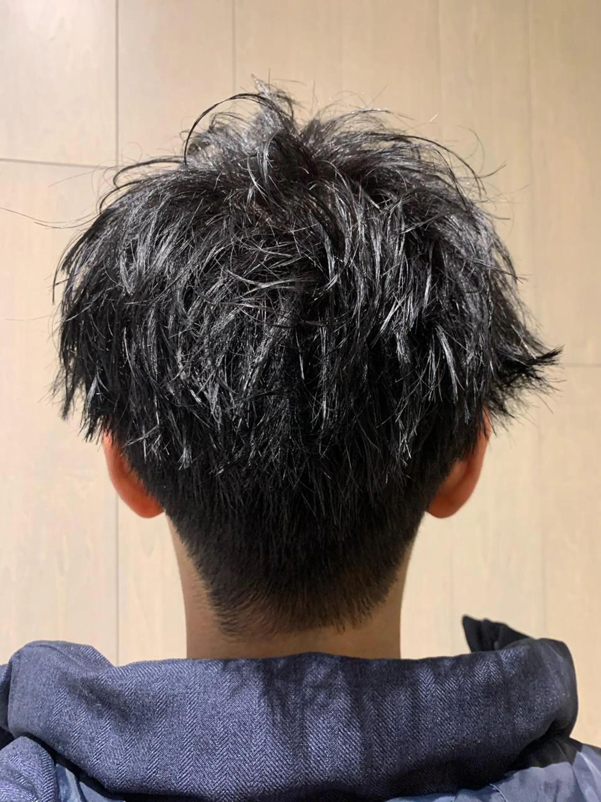 ショート カラー メンズ 糟谷 慈英のヘアスタイル