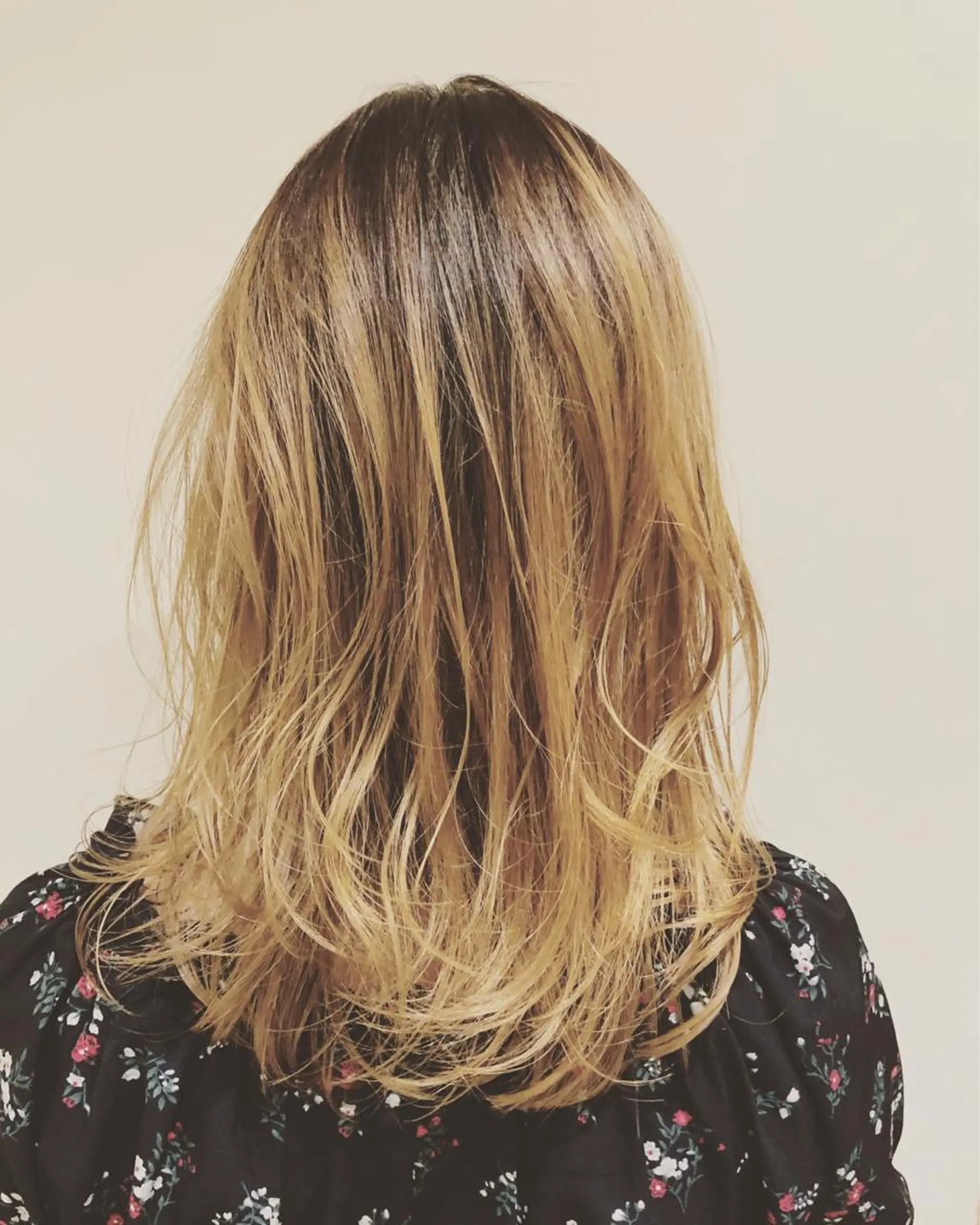 セミロング レイヤーカット ローレイヤー hair &eye LAWE.店長のヘアスタイル