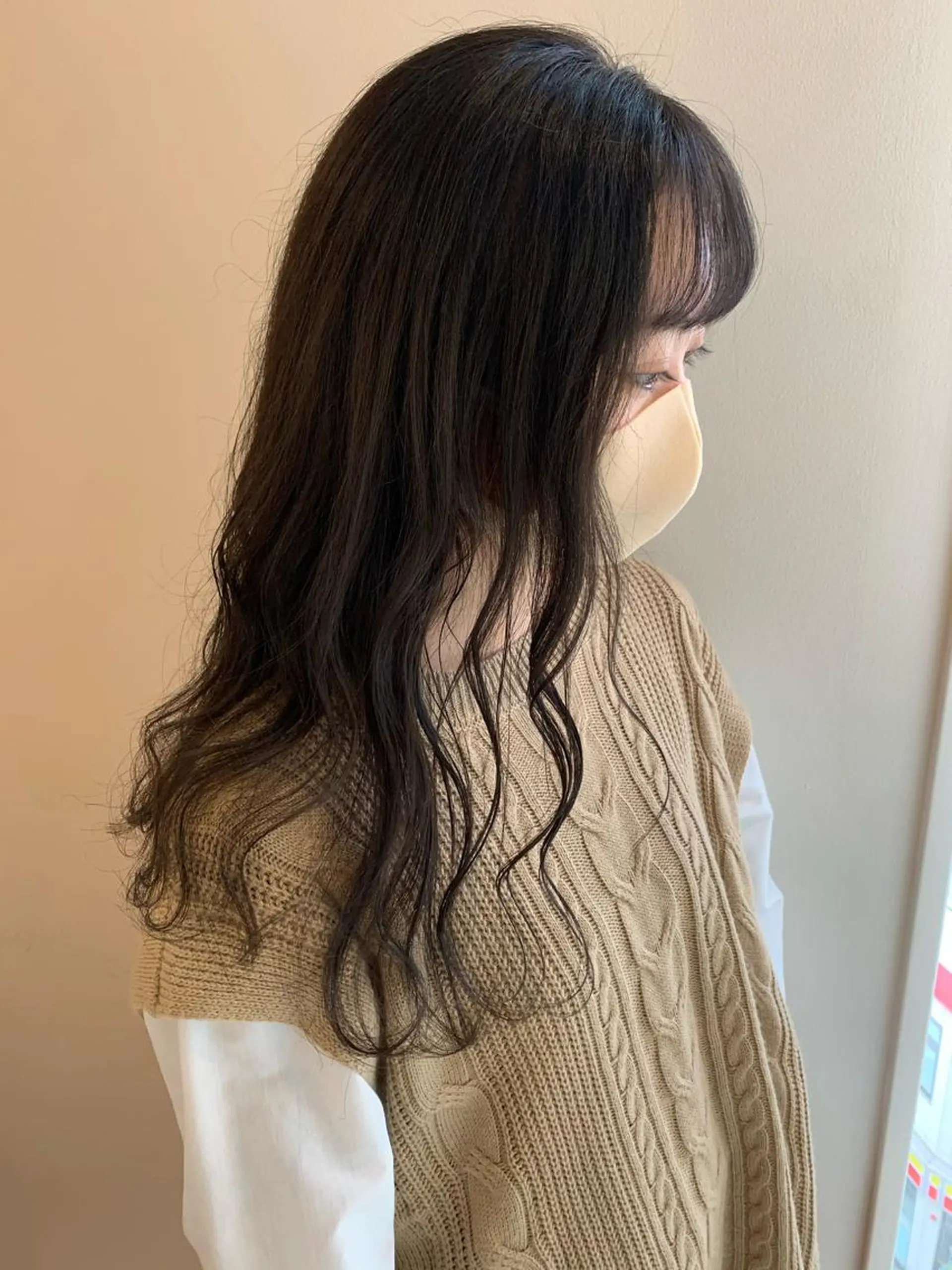 ロング カラー ヘアカラー トリートメント 顔まわりカット✄ ベージュカラー🧸のヘアスタイル