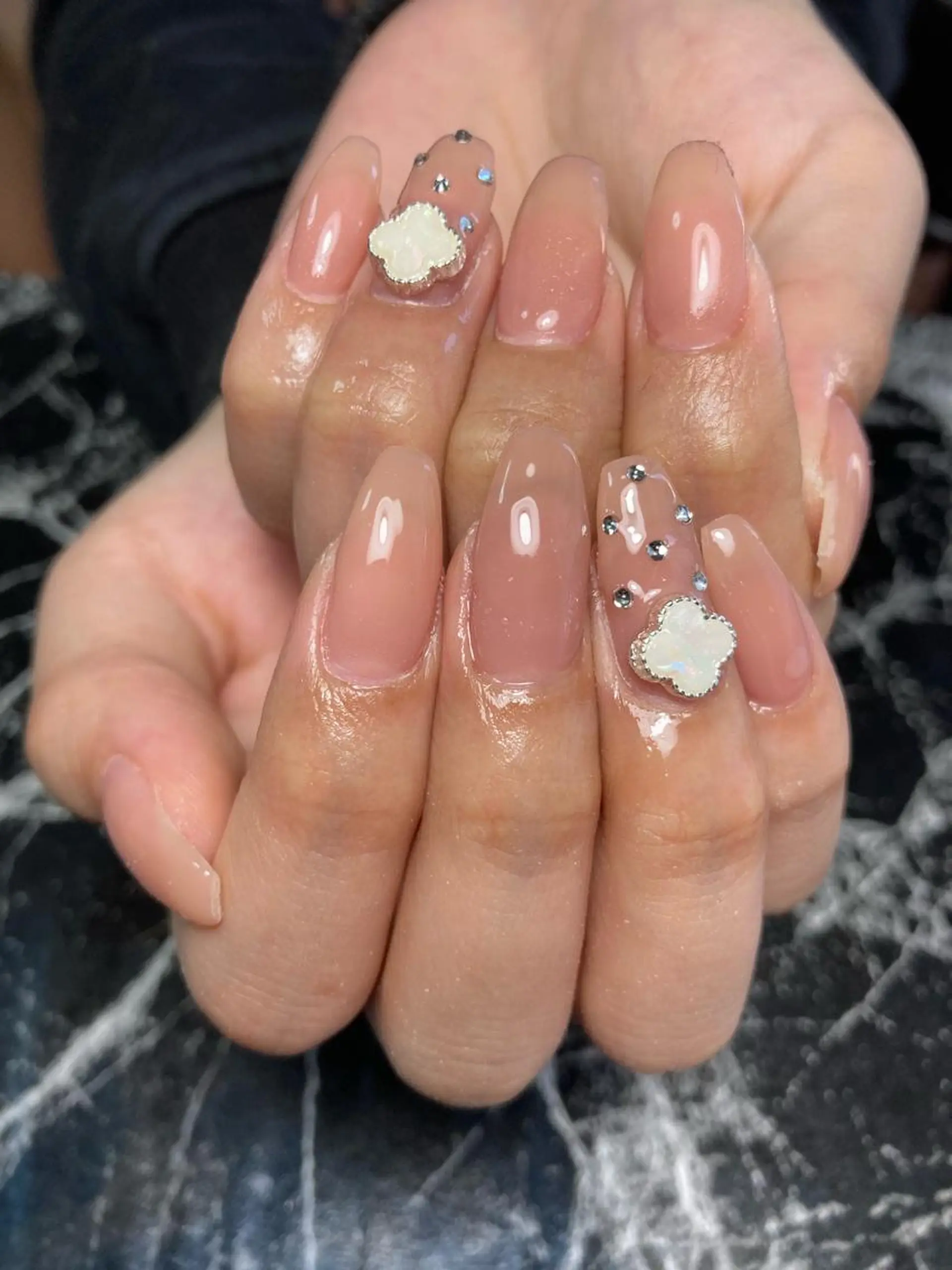 セミロング ネイル ハンドネイル ✴︎ Delightのネイルデザイン