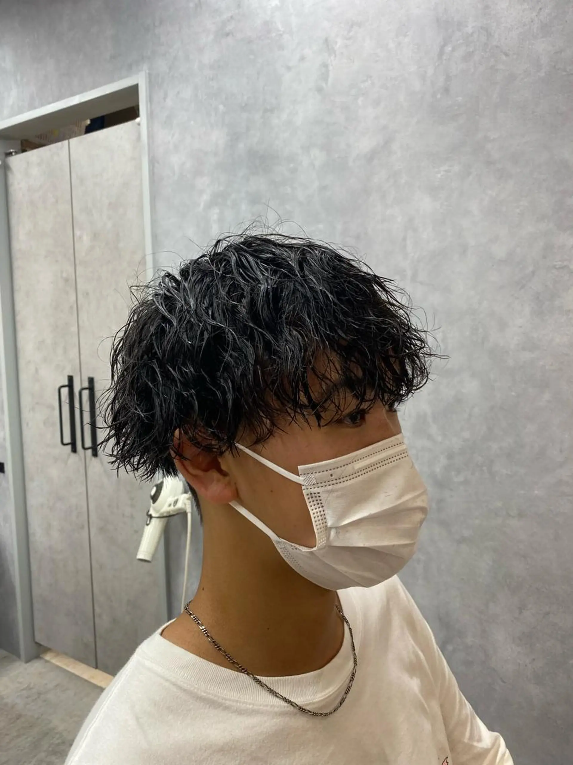 ミディアム パーマ メンズ ミディアムパーマ メンズパーマ スパイラルパーマ 大阪メンズヘアのプロ 高橋 直希のヘアスタイル