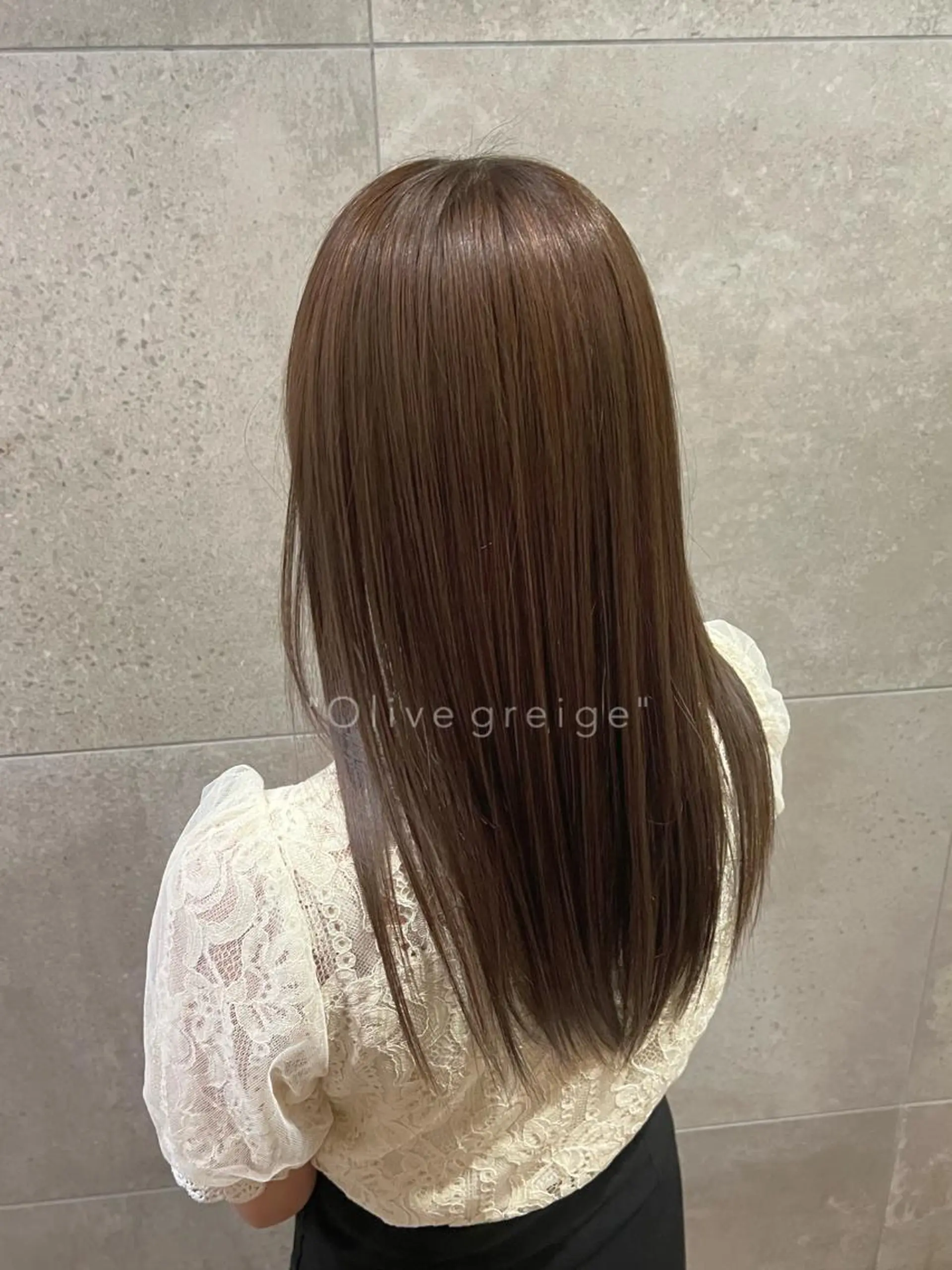 ロング カラー グレージュ オリーブグレージュ オリーブグレー カット ヘアカラー トリートメント レイヤーカット／ 髪質改善✨山中優のヘアスタイル
