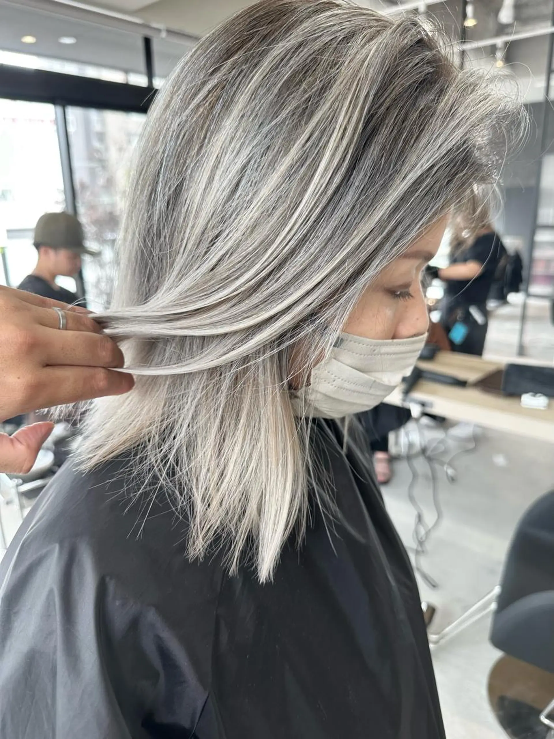ミディアム カラー パーマ ヘアアレンジ キッズ ネイル マツエク・マツパ アイブロウ ヘアカラー トリートメント 井上 一平のヘアスタイル