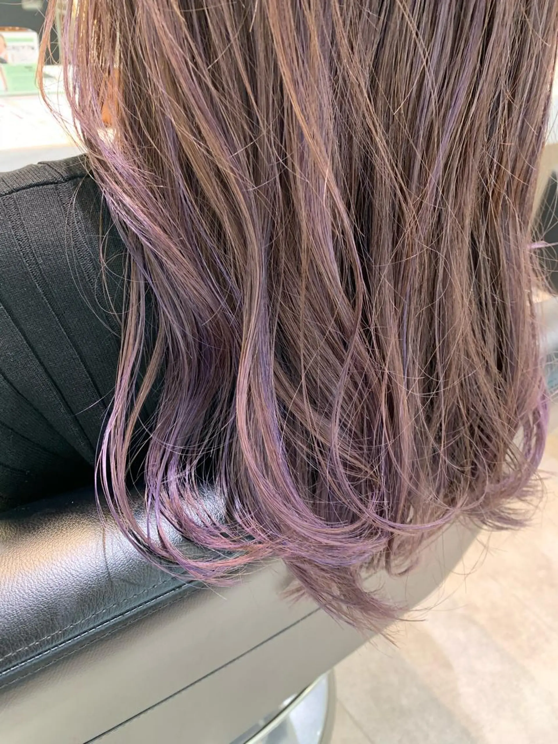 ロング カラー ハイライトカラー パープルカラー ハイライト ヘアカラー 韓国ヘア🇰🇷/ レイヤーカット✂︎のヘアスタイル