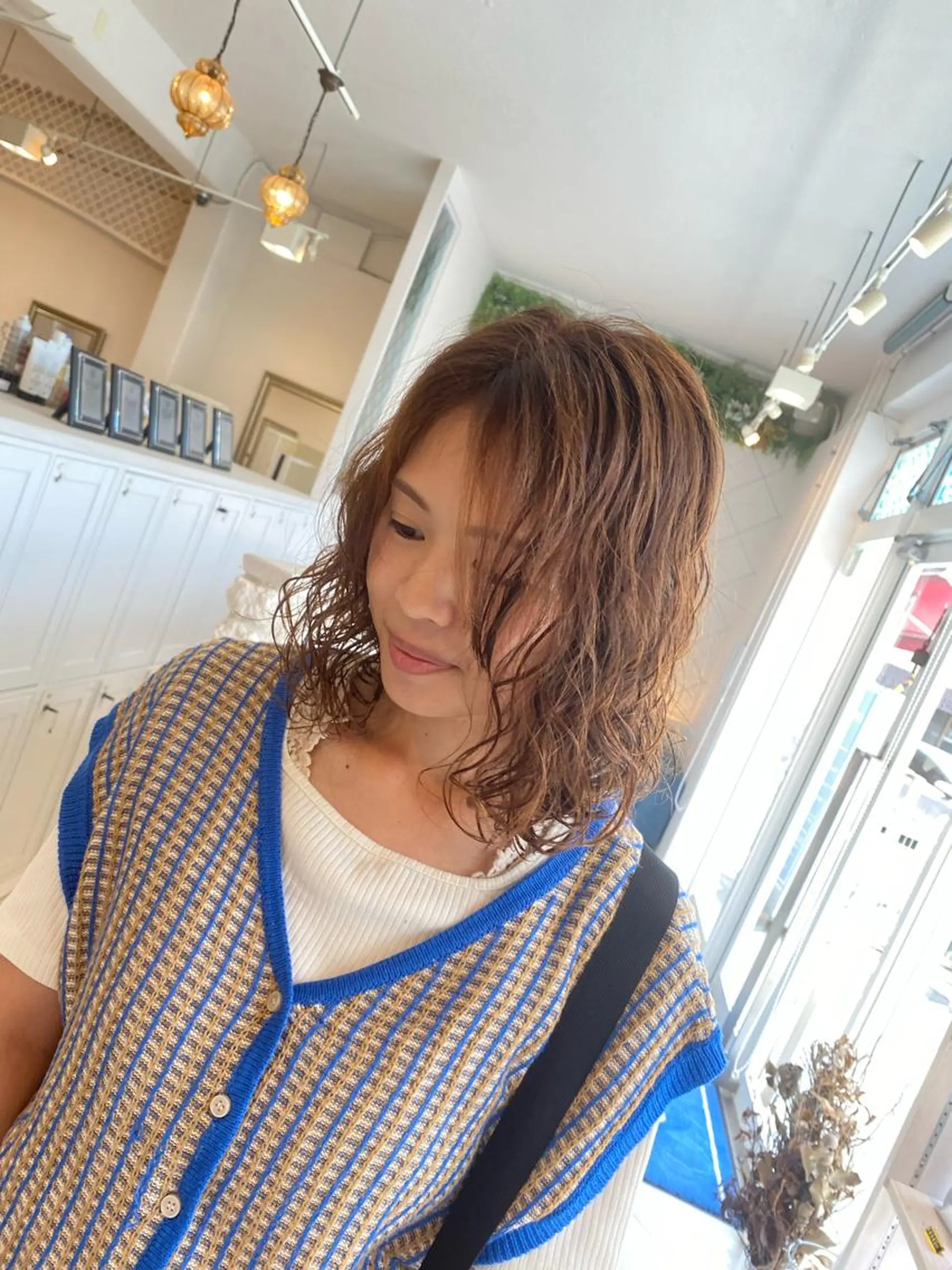 ミディアム パーマ 饒平名 知也のヘアスタイル