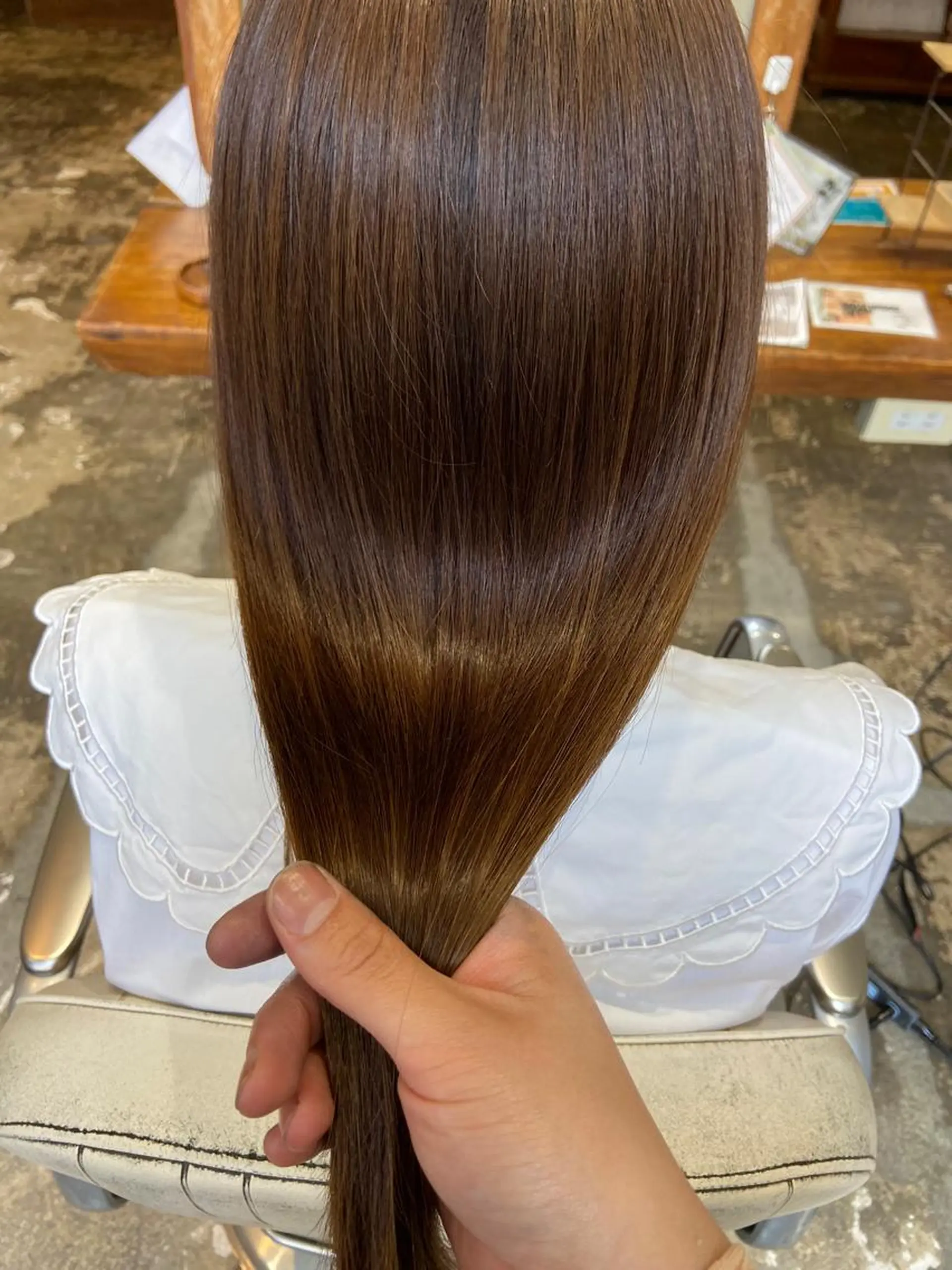 ロング ヘアカラー 西田 莉緒のヘアスタイル