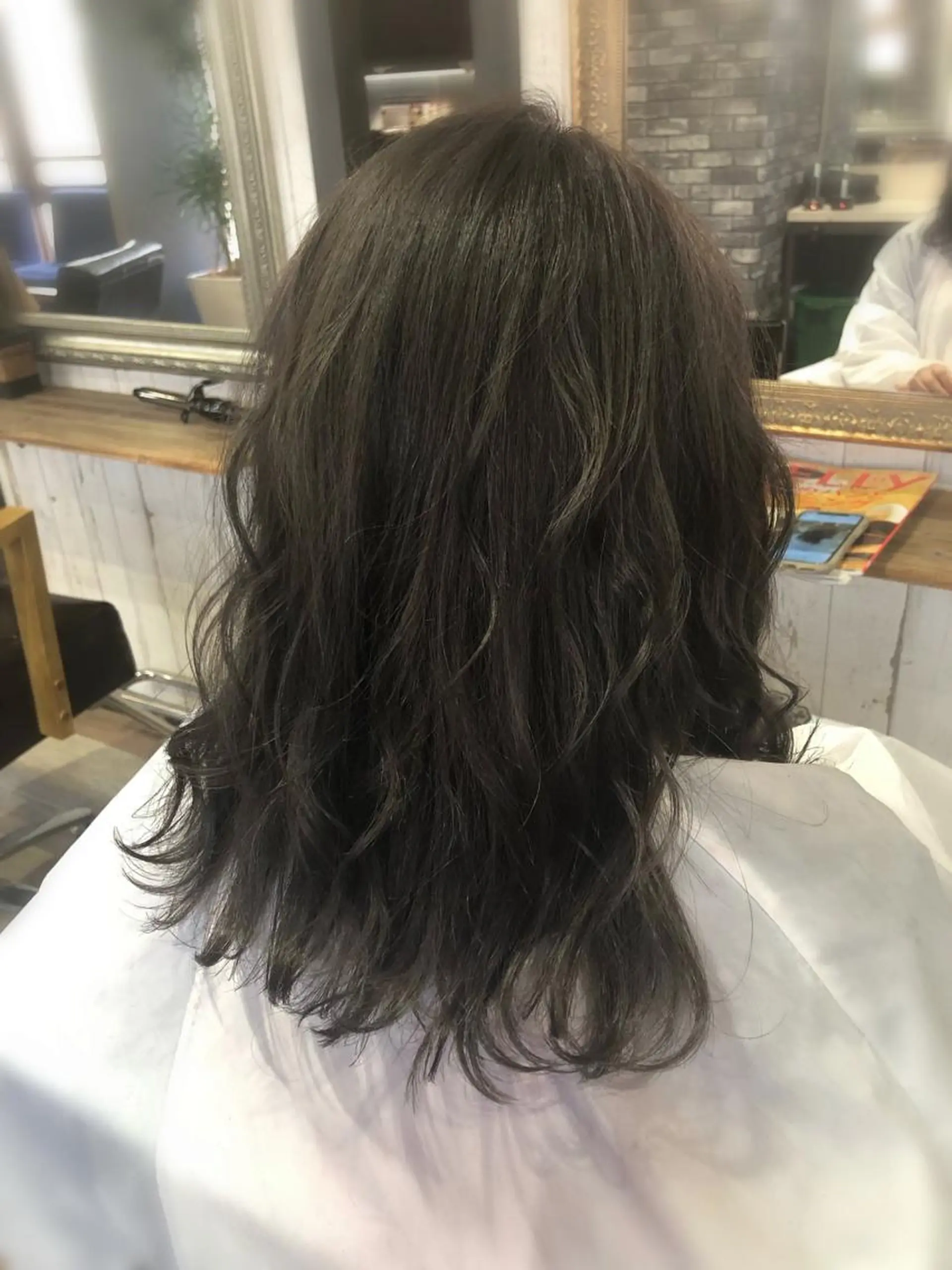 ミディアム カット ヘアカラー トリートメント 山崎 晃治のヘアスタイル