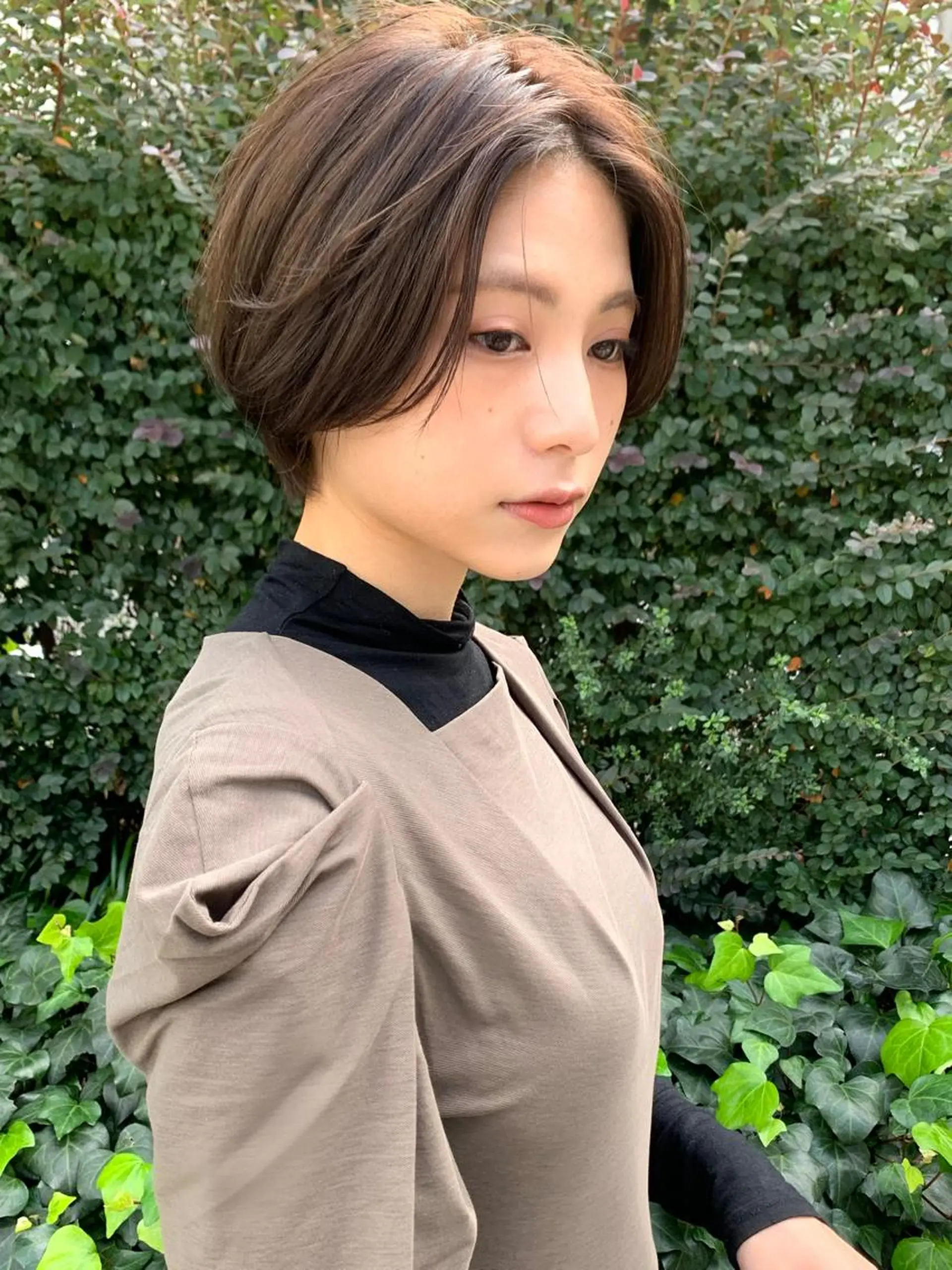 ショート カラー グラデーションカラー オリーブカラー ボブ 大西 真人🪴のヘアスタイル