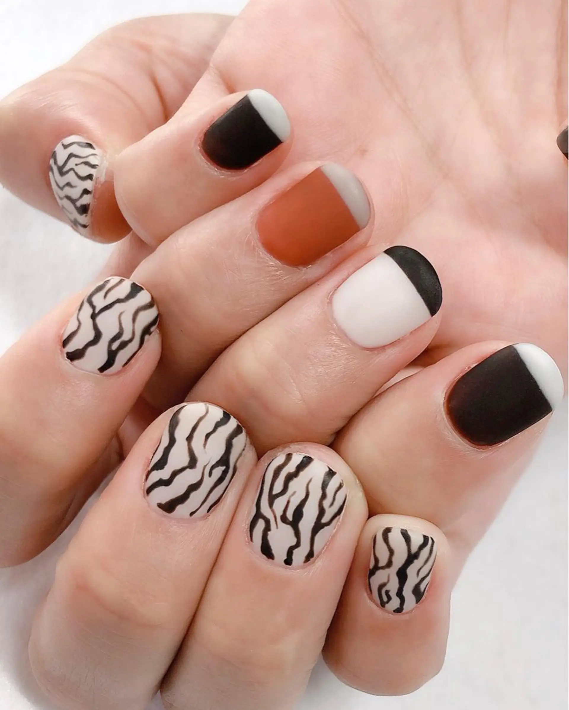 ネイル ジェルネイル 東 千夏のネイルデザイン