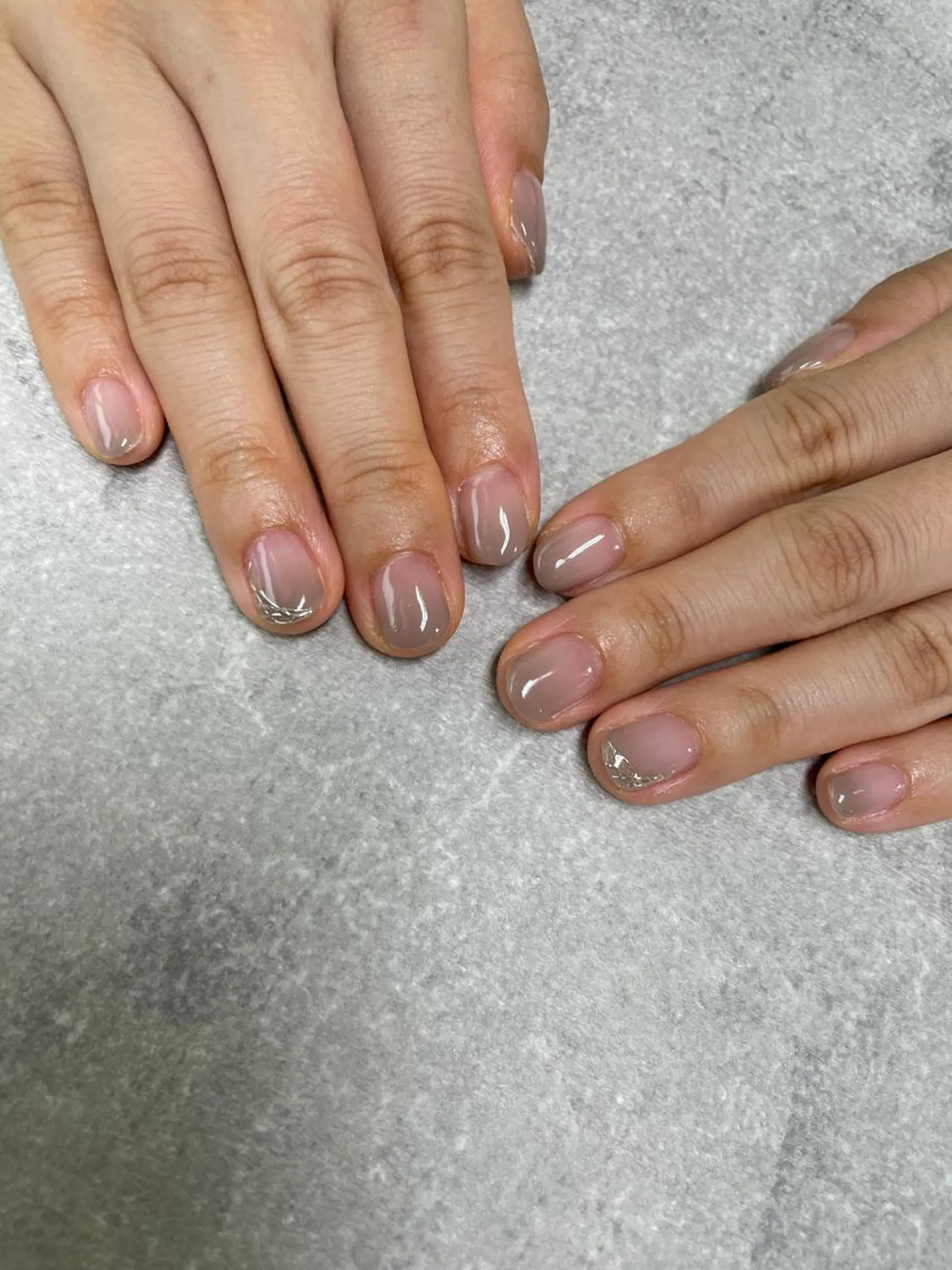 ネイル グラデーション ミラーネイル オフィスネイル FASTNAIL PLUS 新宿店のネイルデザイン