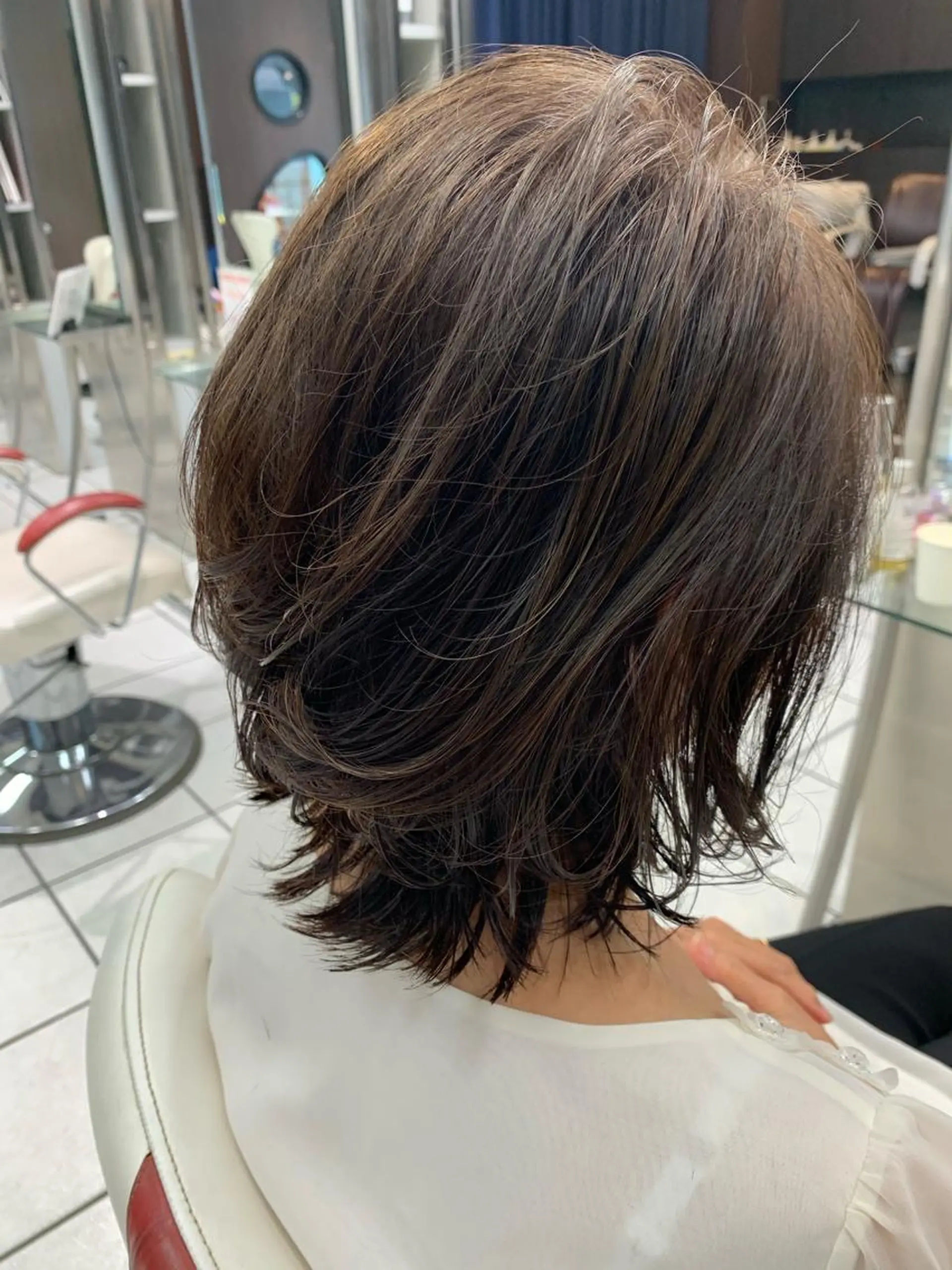 ミディアム カラー ハイライトカラー ハイライト アートディレクター 尾内 友美のヘアスタイル