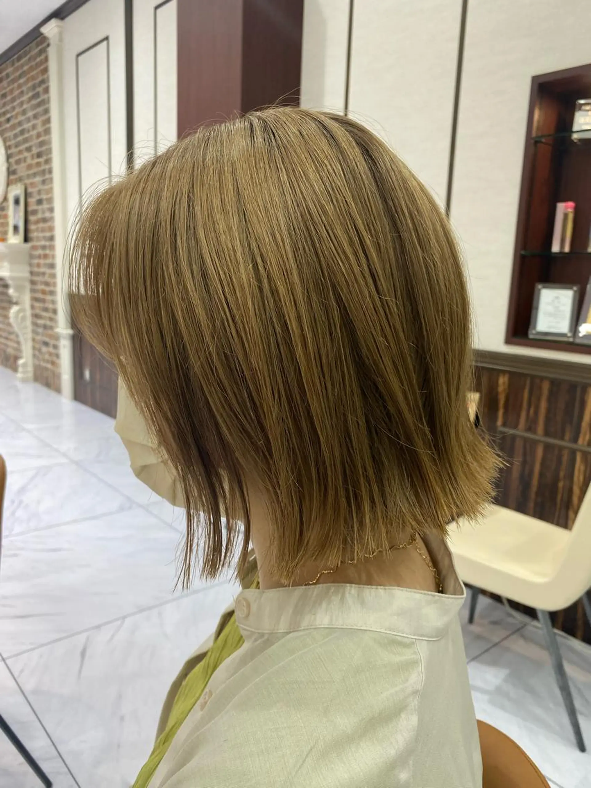 ミディアム 宮澤 美幸のヘアスタイル