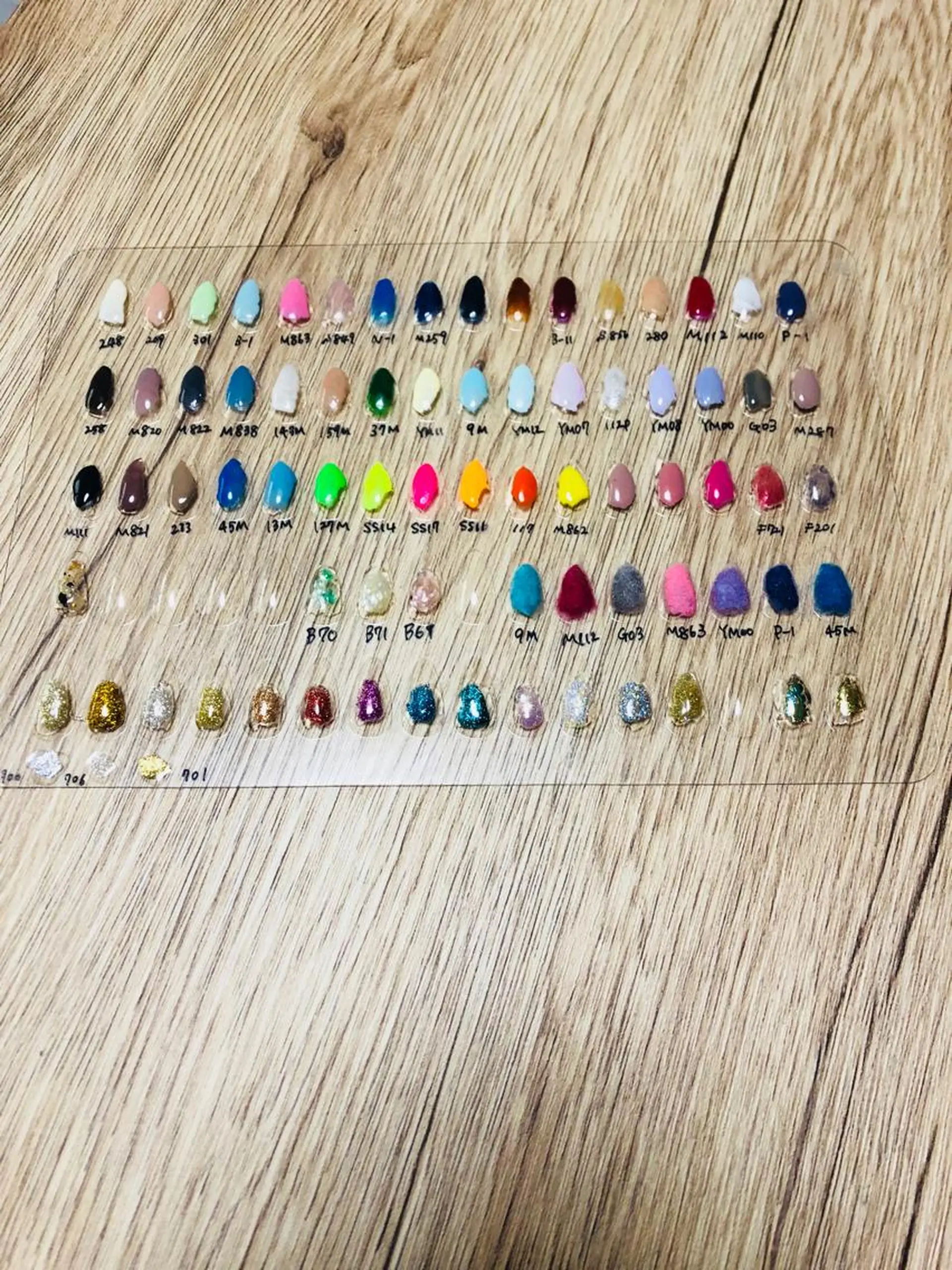 ネイル FERNA フェルナのネイルデザイン