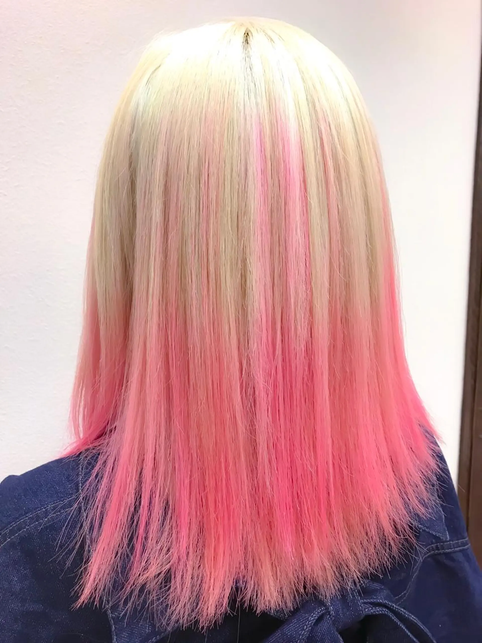 セミロング カラー ブリーチでもできる 縮毛矯正相原慎🌈のヘアスタイル