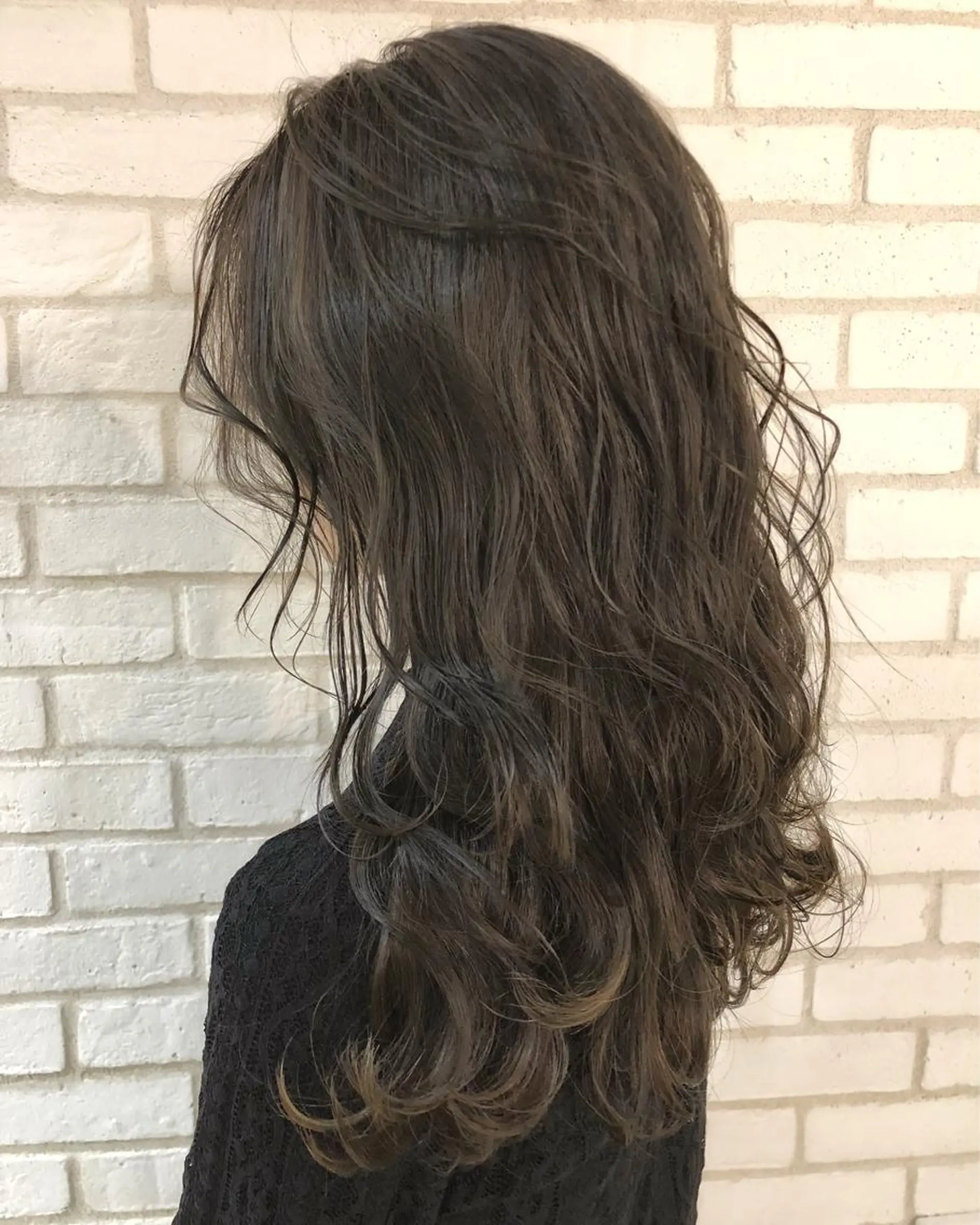 カラー フォギーグレージュ グレージュ takumi Hのヘアスタイル