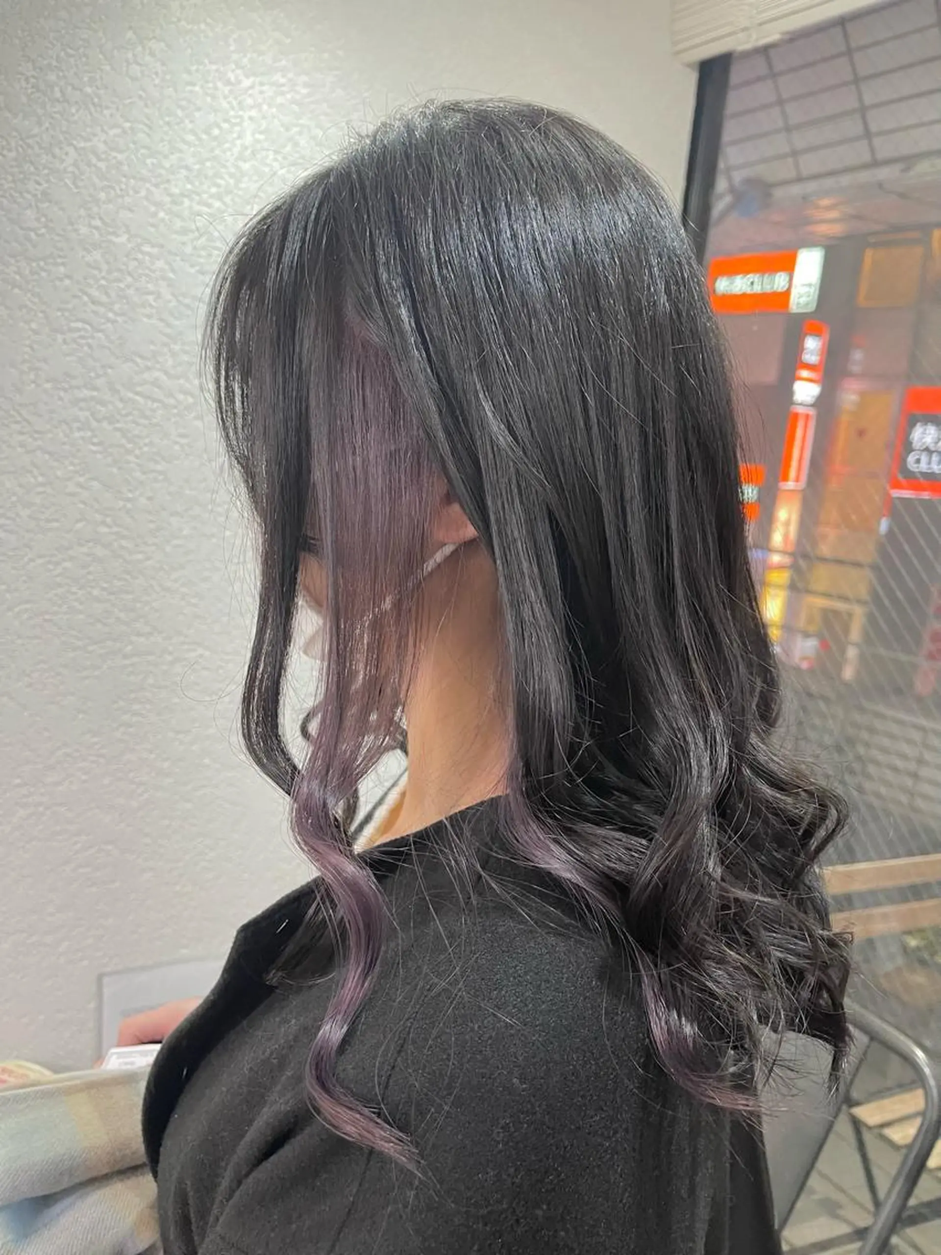 カラー イヤリングカラー ラベンダーカラー カット ヘアカラー トリートメント 槙川 郁弥のヘアスタイル