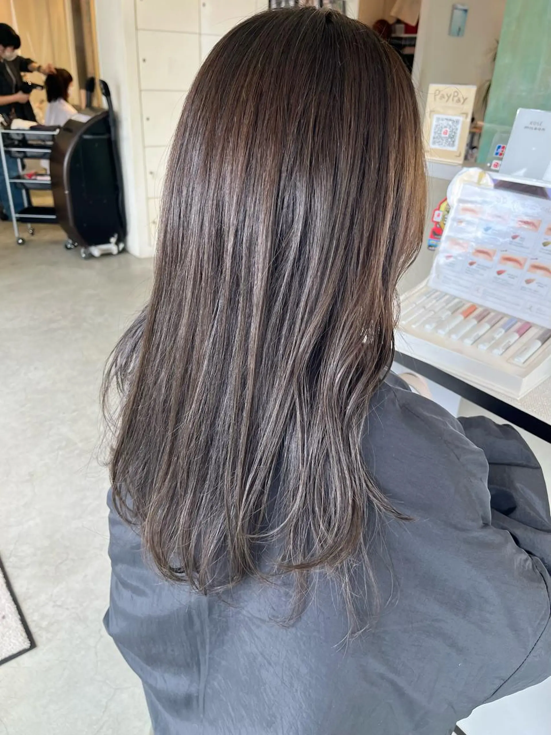 セミロング カラー オリーブカラー ヘアカラー 渡辺 優のヘアスタイル